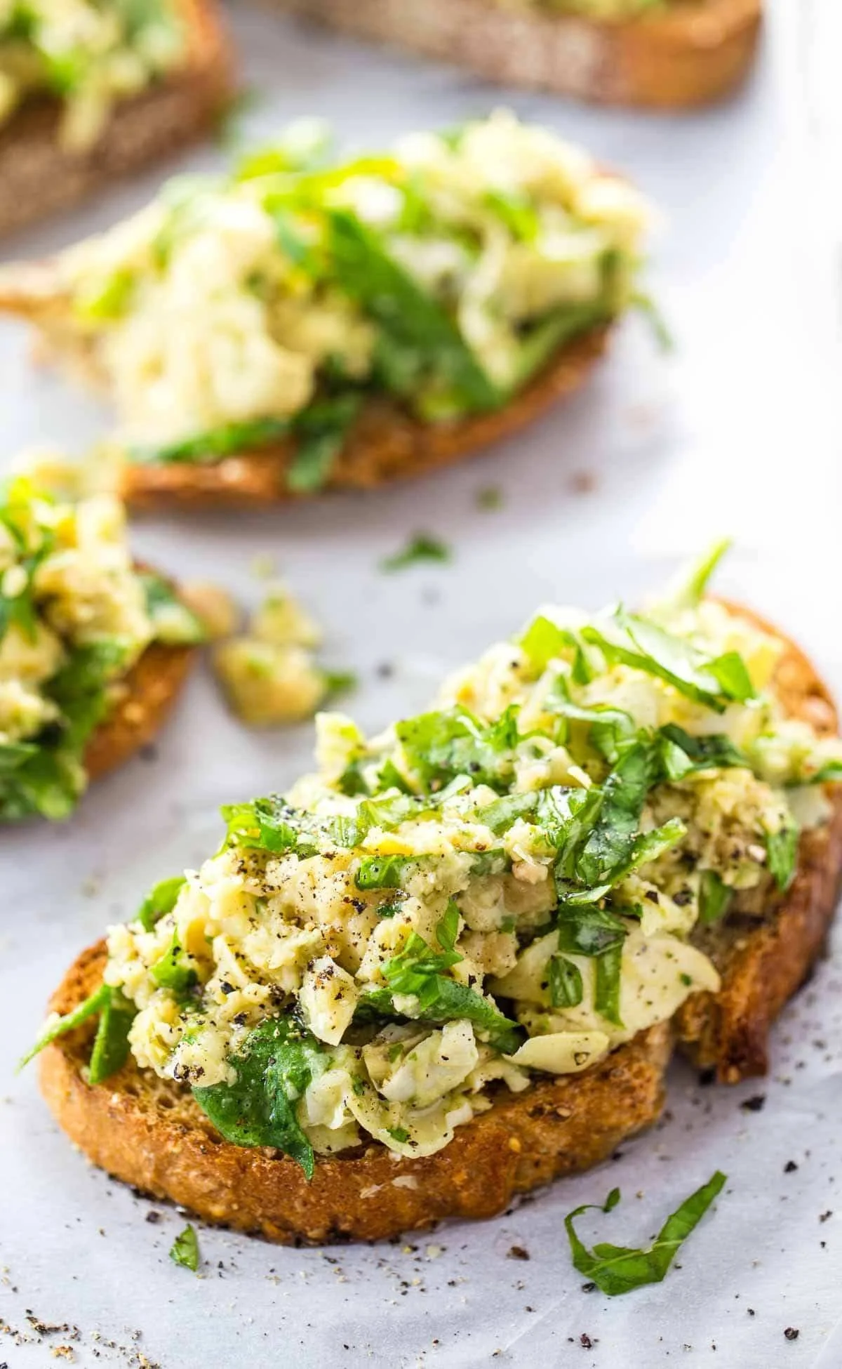 10 MINUTE WHITE BEAN ARTICHOKE TOASTS