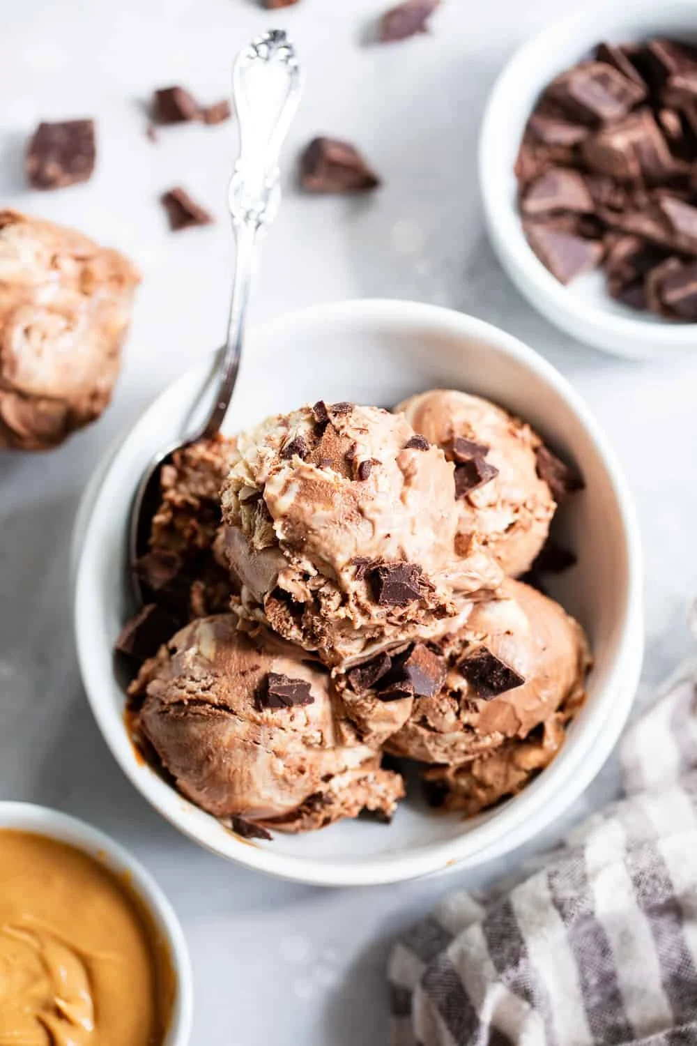 NO CHURN CHOCOLATE PEANUT BUTTER ICE CREAM
