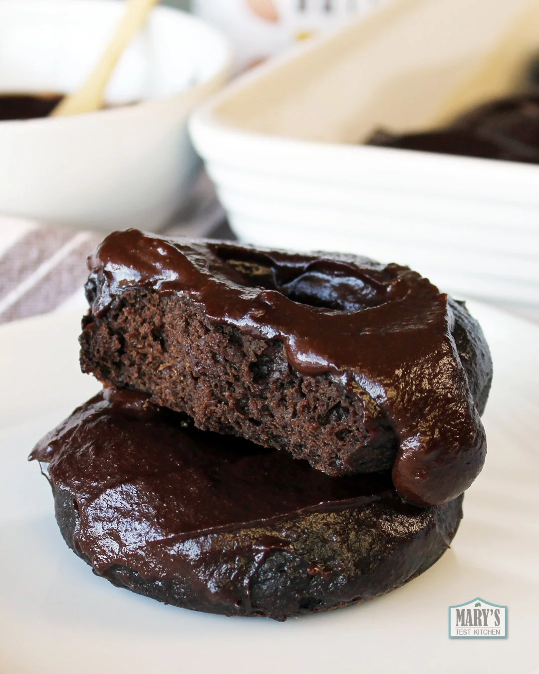 VEGAN ALMOND MOCHA PROTEIN DOUGHNUT