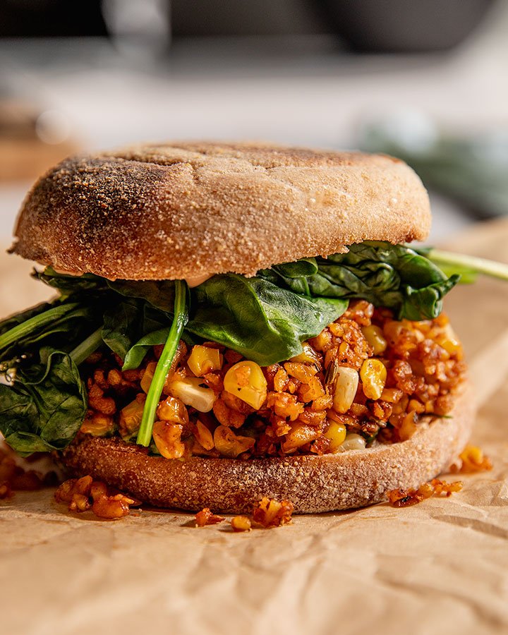 SMOKY MAPLE TEMPEH HASH BREAKFAST SANDWICHES