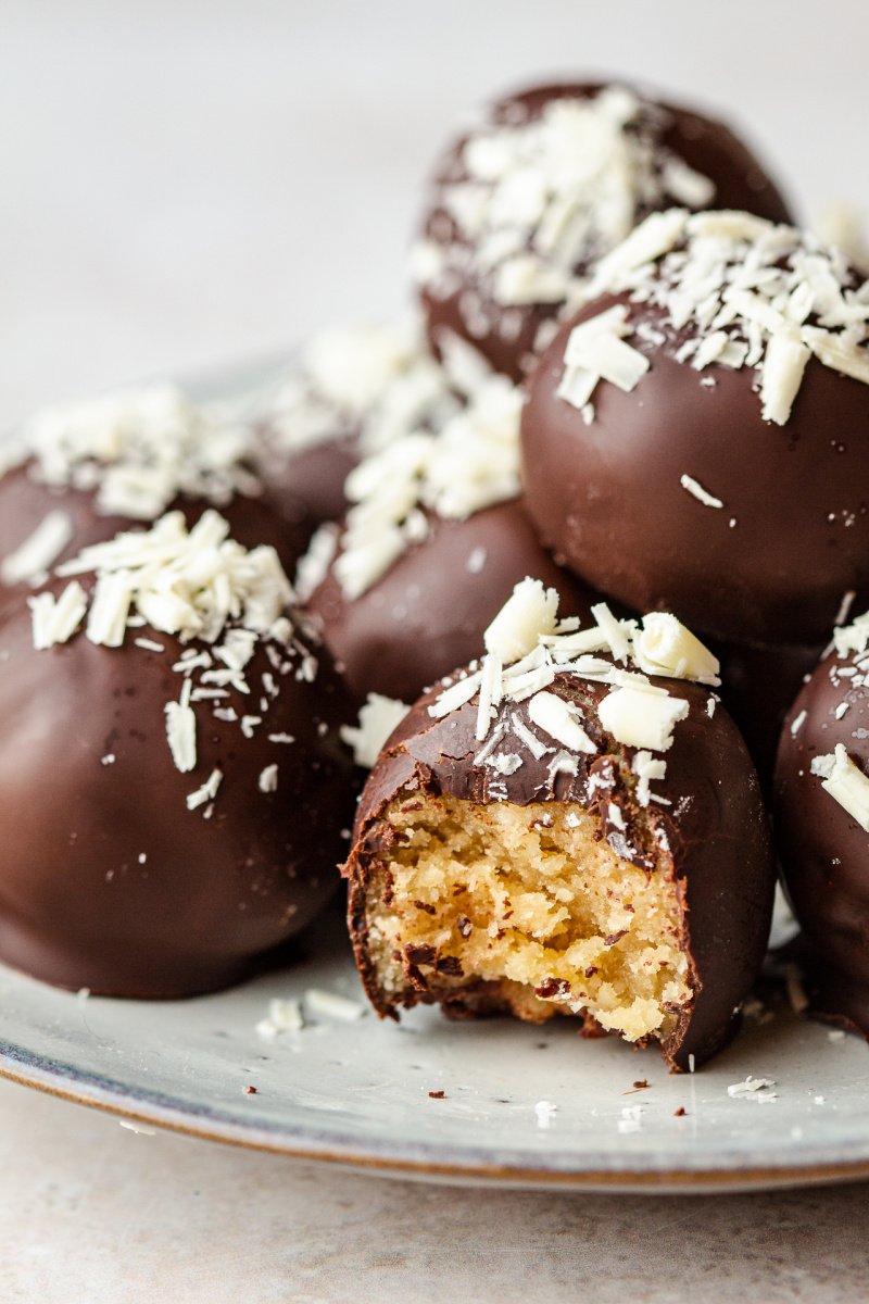 VEGAN MARZIPAN TRUFFLES (5-INGREDIENTS)