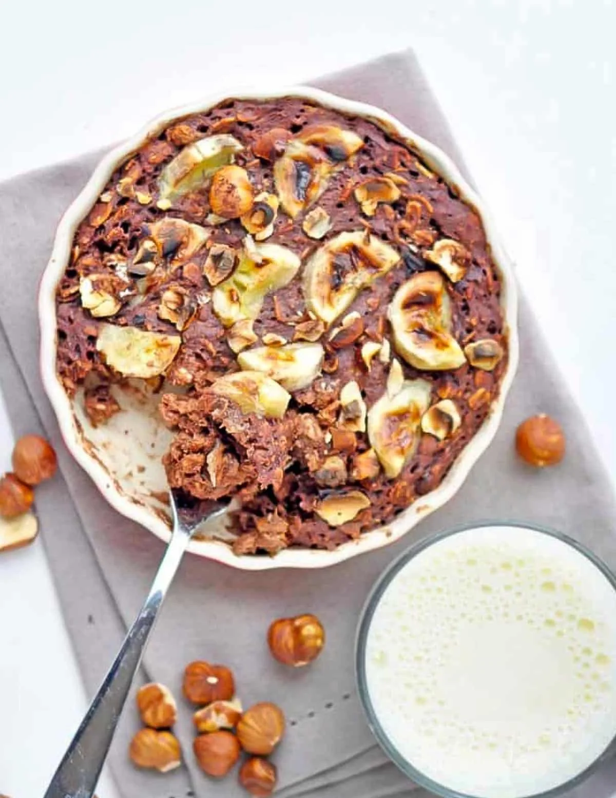 CHOCOLATE BANANA HAZELNUT BAKED OATMEAL