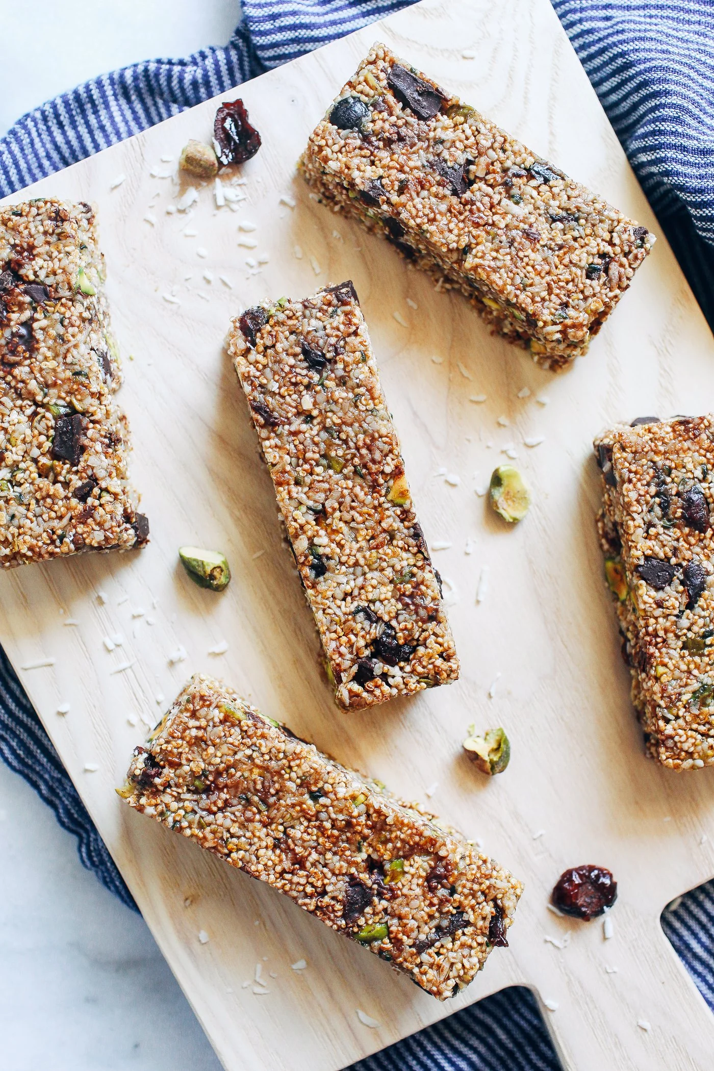 PUFFED AMARANTH, PISTACHIO, DARK CHOCOLATE GRANOLA BARS