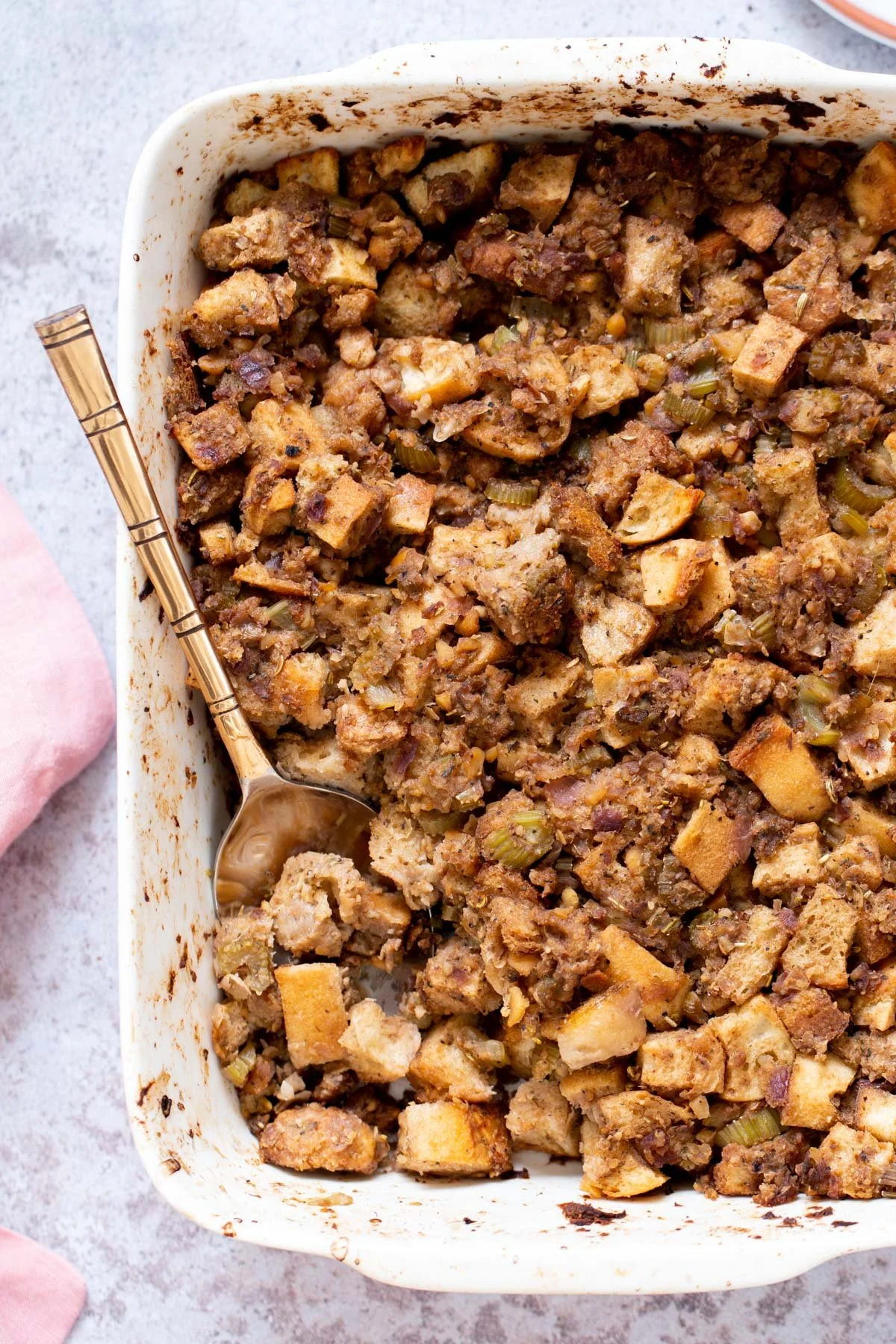 VEGAN STUFFING WITH CHICKPEA SAUSAGE CRUMBLE
