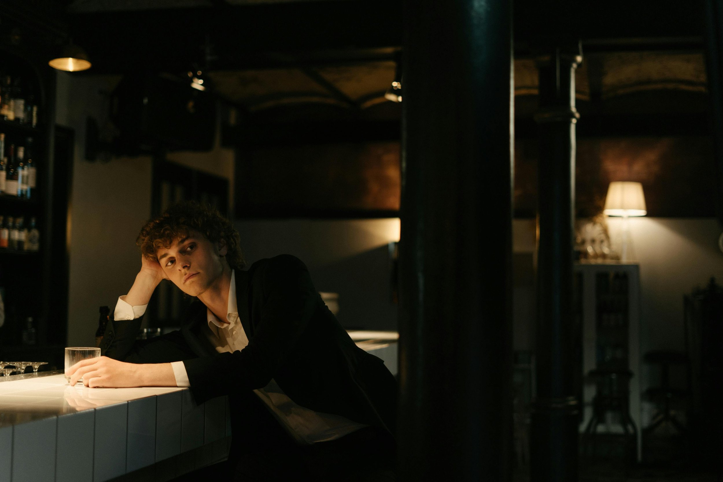 “I’m Just a Dude Who is into Guys”: Identify and the Negotiation of Competing Master Narratives of Gender and Sexuality among Young German Gay Men