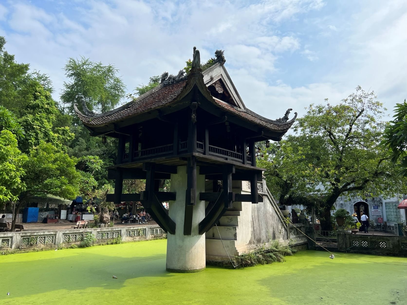 Hanoi - One Pillar Pagoda.jpg