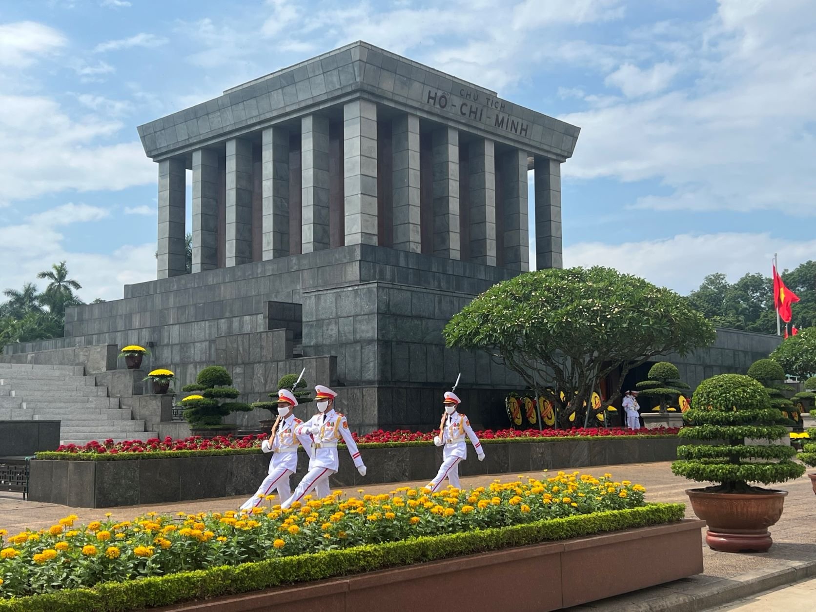 Hanoi - Ho Chi Minh Mausoleum.jpg