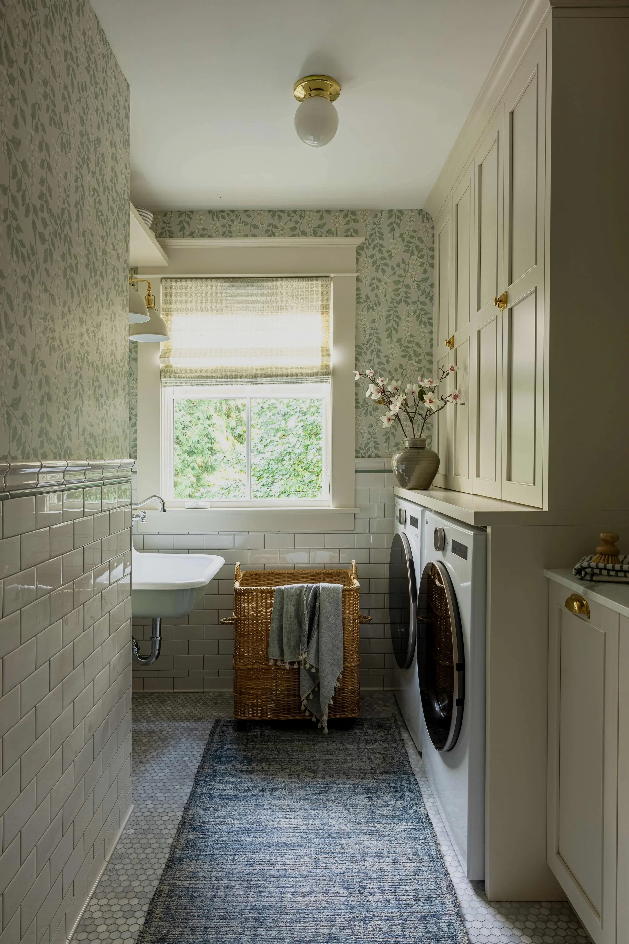 Mercer Island Laundry & Bathroom