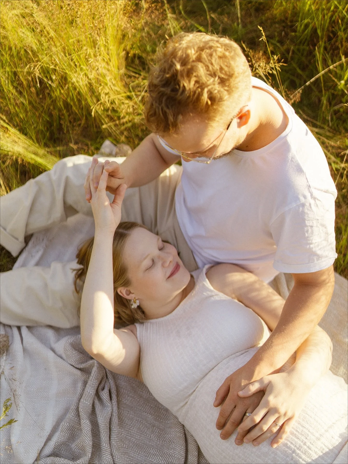 Voi kuinka odotettu ja rakastettu tuo pieni jo onkaan 🥹🫶🏻
#odotuskuvaus #raskauskuvaus #valokuvaus #valokuvaaja #miljöökuvaus #ylivieska