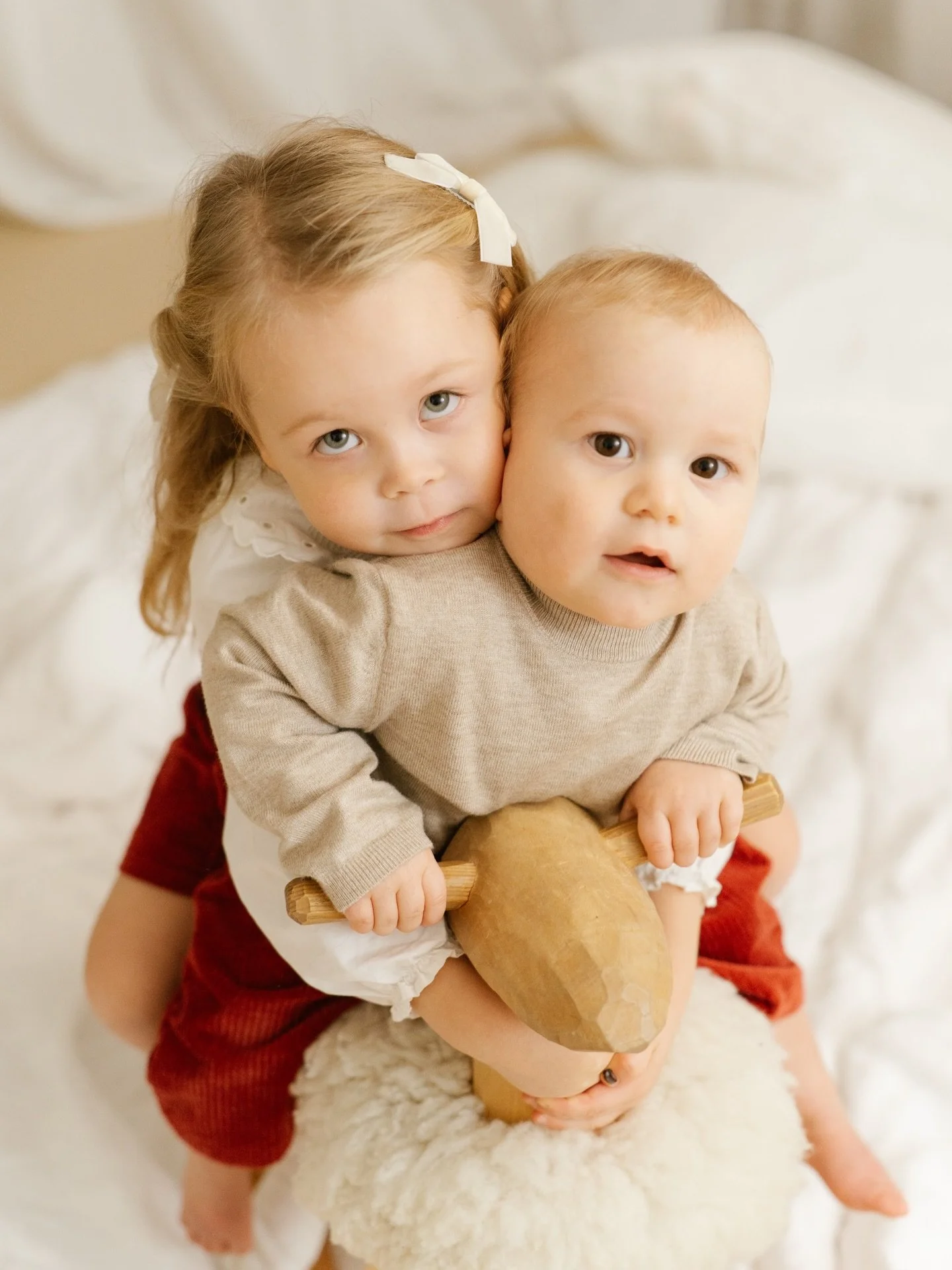 Jouluminit on t&auml;lt&auml; vuodelta taputeltu.. 🥺👏🏼❤️

21 lasta, yksi mama, kaksi paria ja 3 koiraa <33 

Mit&auml; suurin kiitos teist&auml; jokaiselle uudelle &amp; vanhalle kasvolle. Kiitos my&ouml;s kun vuosi toisensa j&auml;lkeen kysele