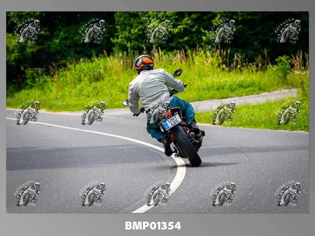 bny06.20-674.jpg