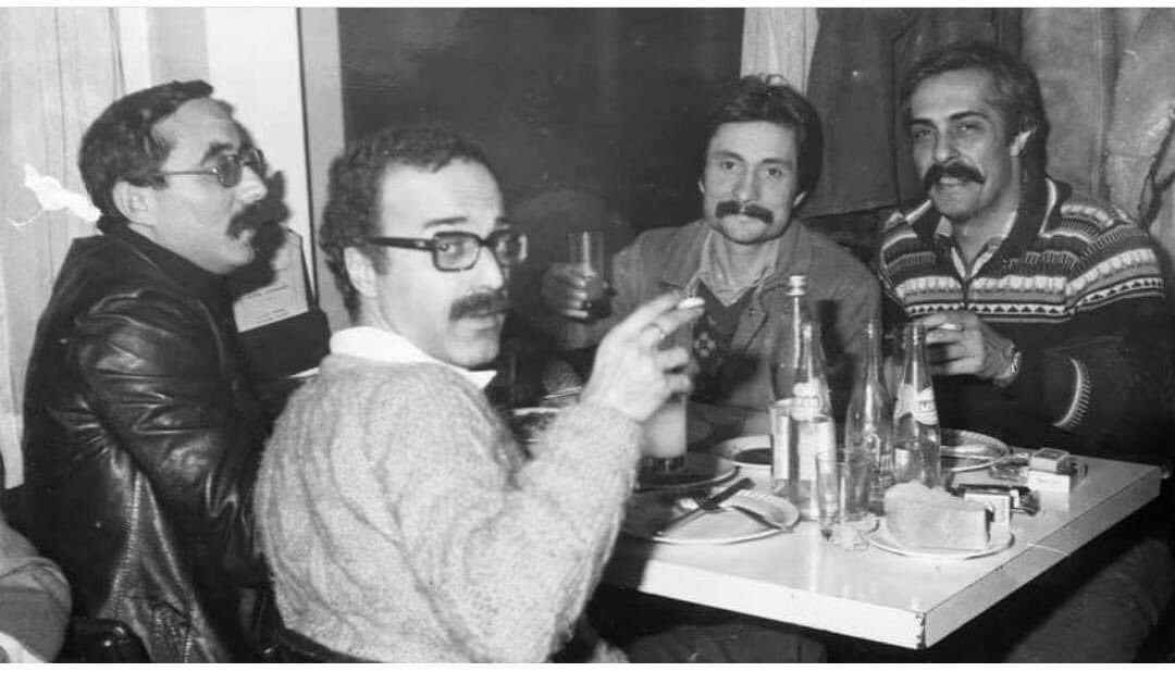 Timur Selçuk, Rutkay Aziz, Ataol Behramoğlu, Mehmet Akan. 1976. AST buluşması. Mekan da muhtemelen Ankara Tavukçu (1).jpeg
