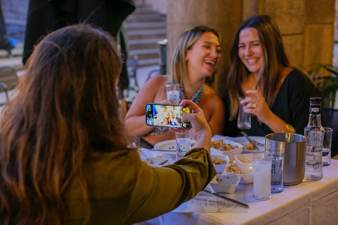 🌹 @sezenentertainment kurucuları sevgili Batuhan @batuhanzumrut ve Berk&rsquo;e @senozberk emanet Barselona &ldquo;el&ccedil;iliğimizin&rdquo; ikinci Pop-up Meyhanesi de ge&ccedil;en hafta ger&ccedil;ekleşti.

1930&rsquo;larda bir &ldquo;İspanya por