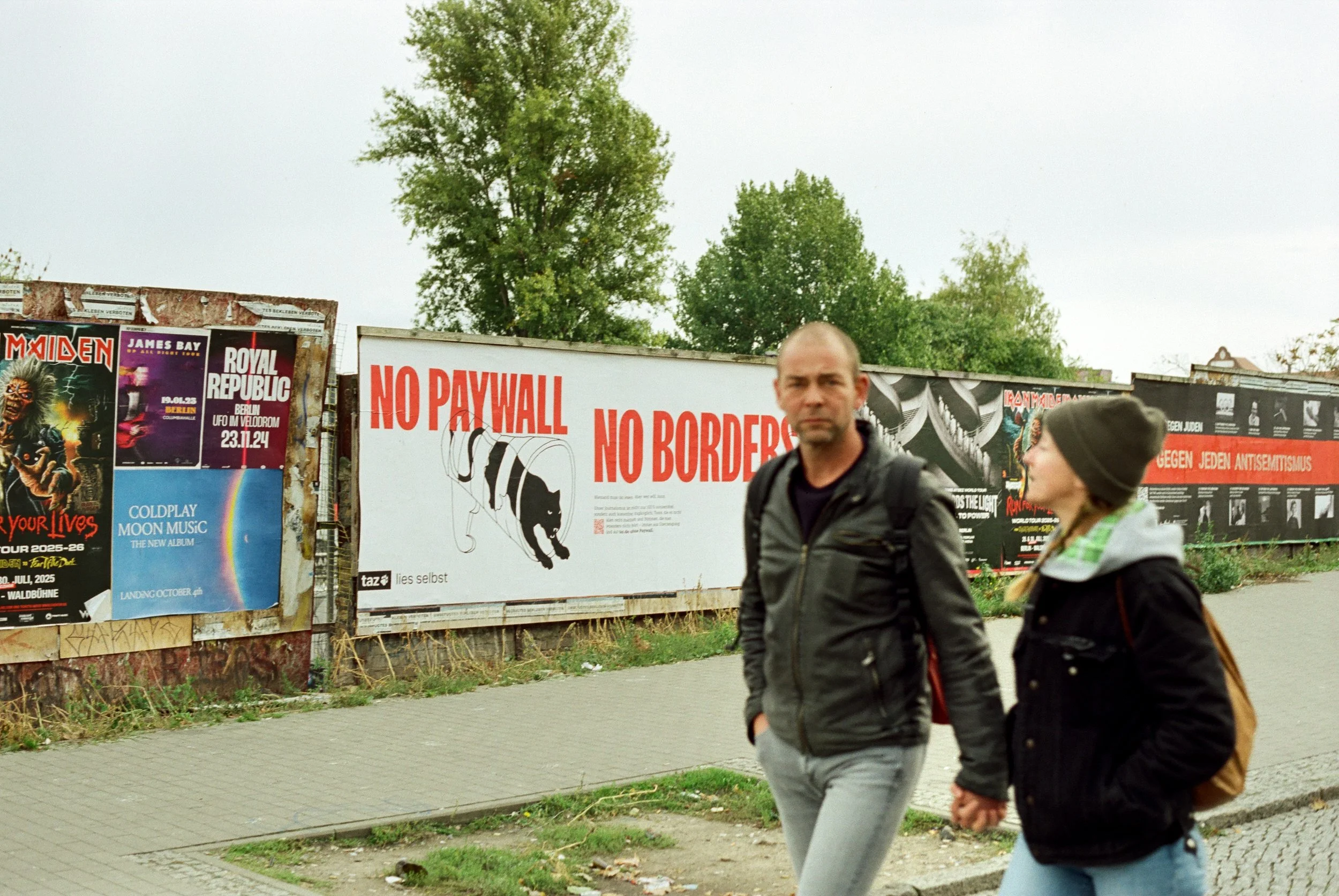 NO PAYWALL NO BORDERS.jpg