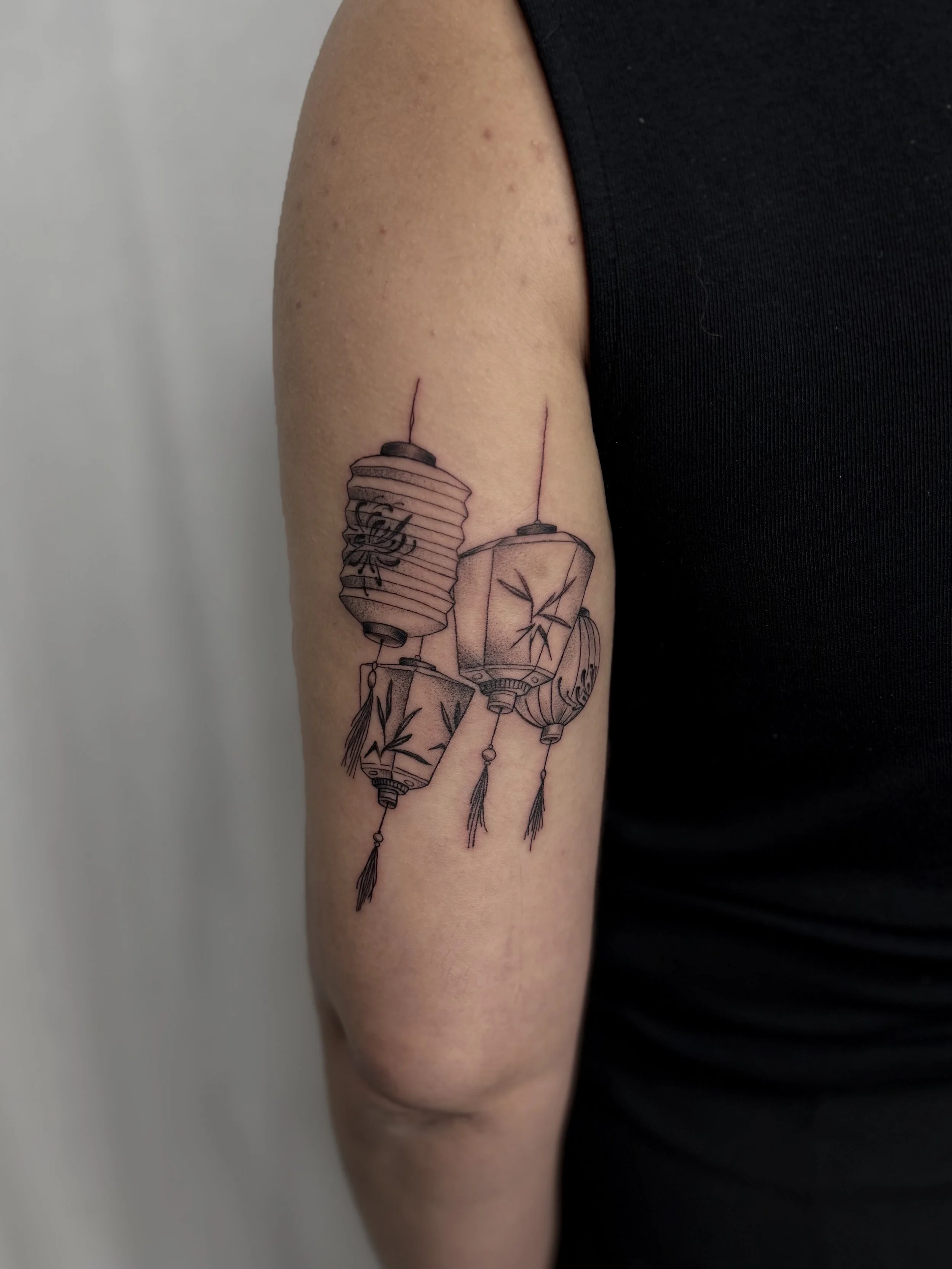 Neo-japanese-lanterne-tatouage-paris-oneer.JPG