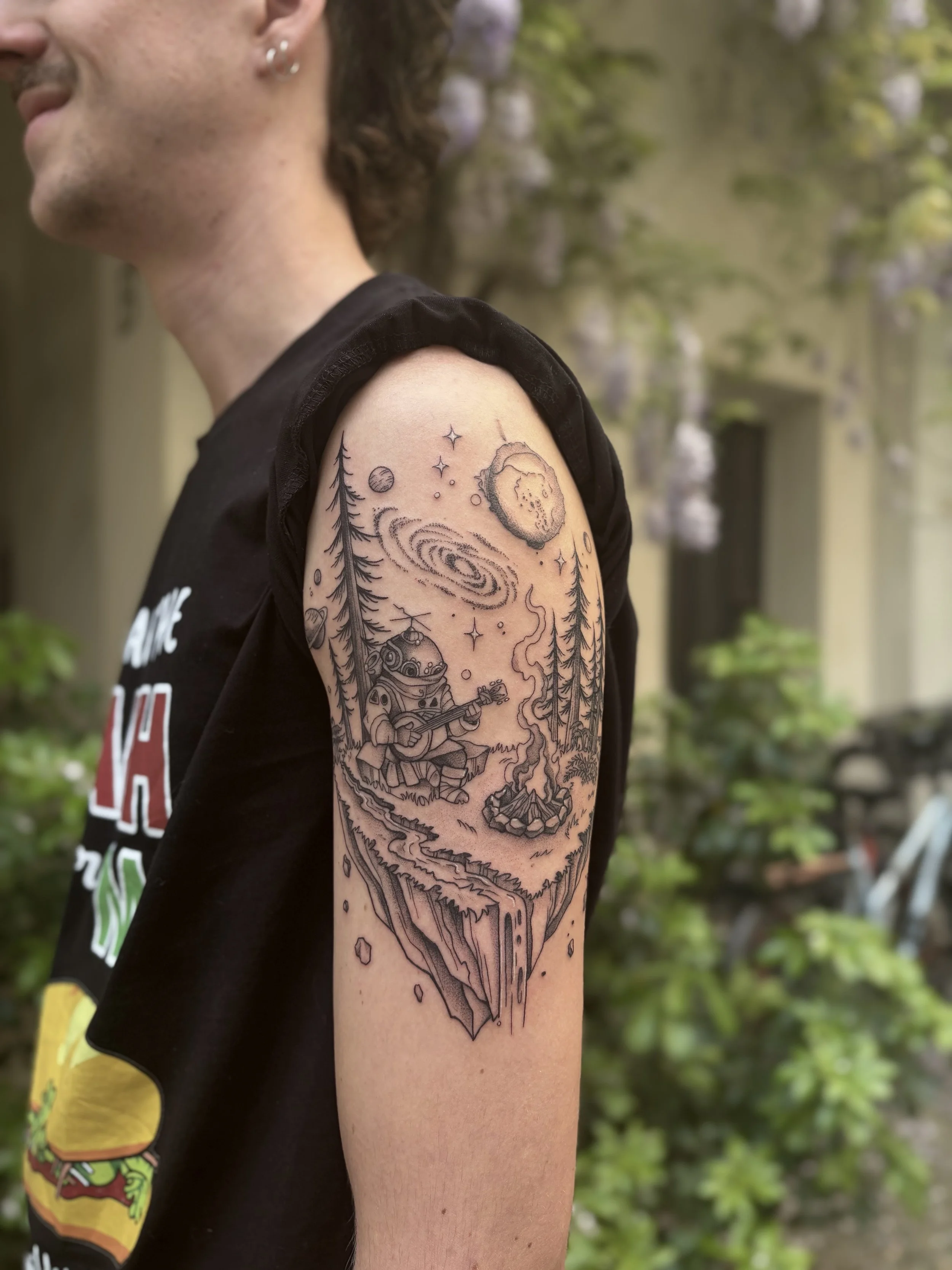Videogame-outerwilds-tattoo-bras-salont-tatouage-paris.JPG