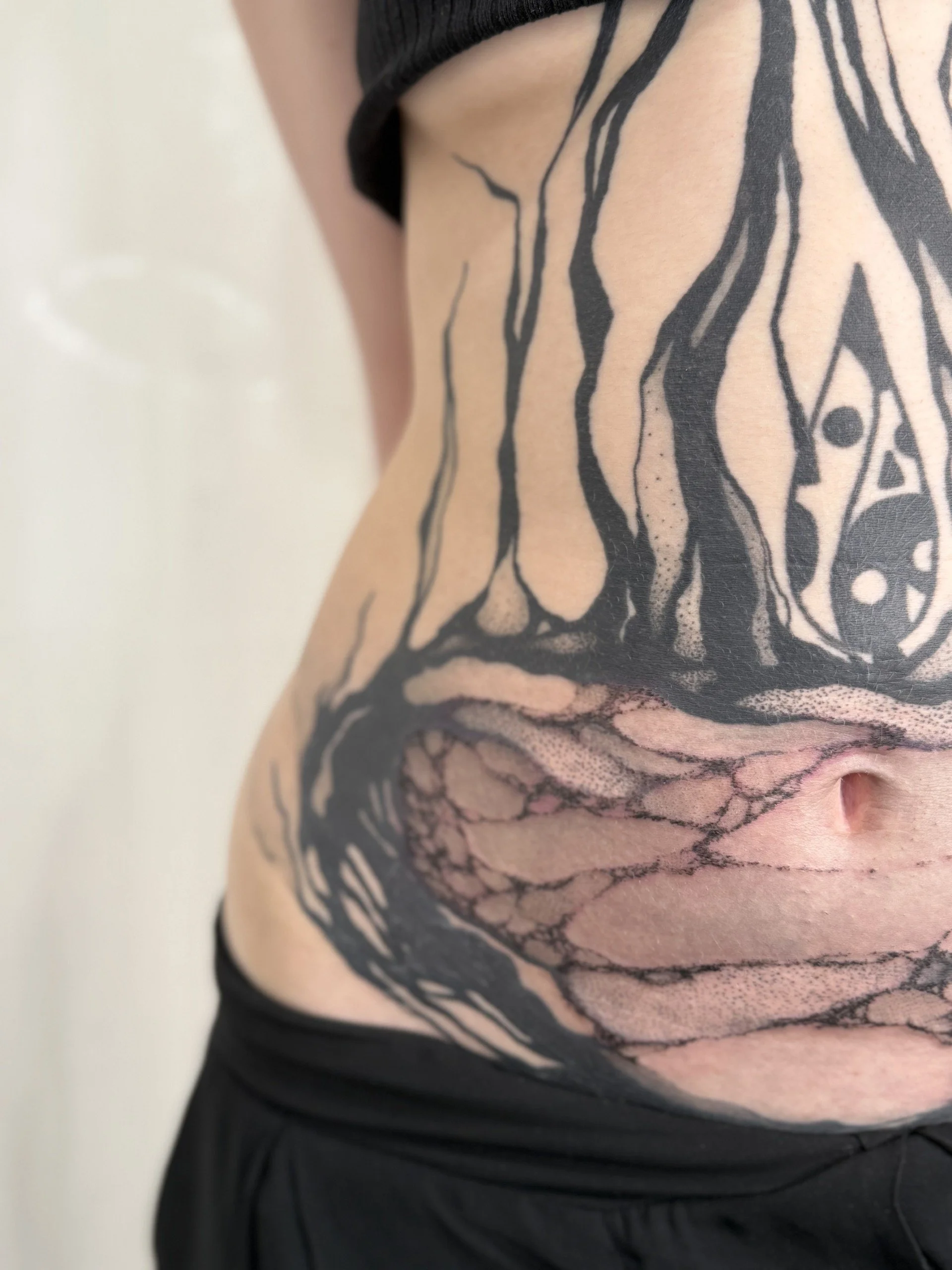 freehand-tatouage-abstrait-meduse-paris-jjink(1).jpg