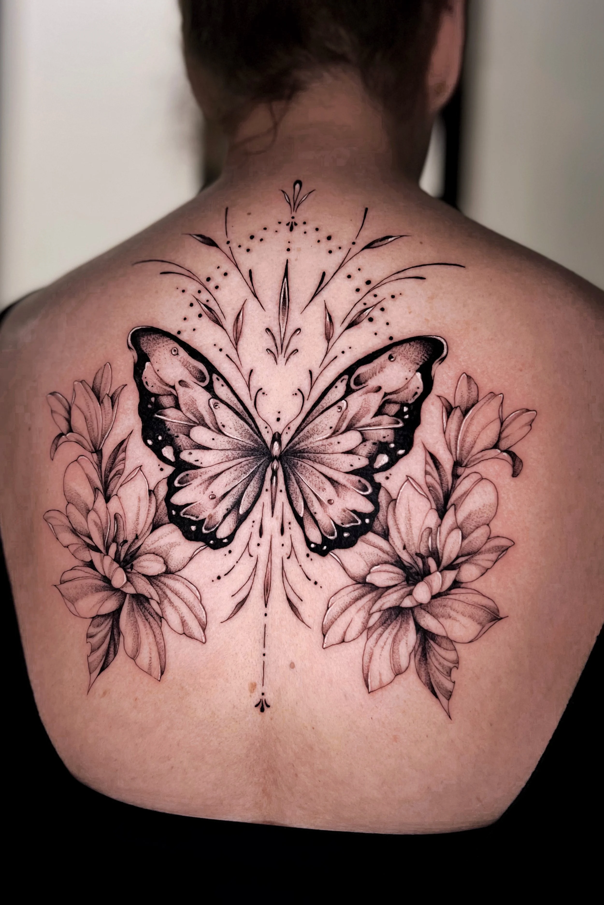 Fullback-Butterfly-flowers-tattoo-paris.jpg