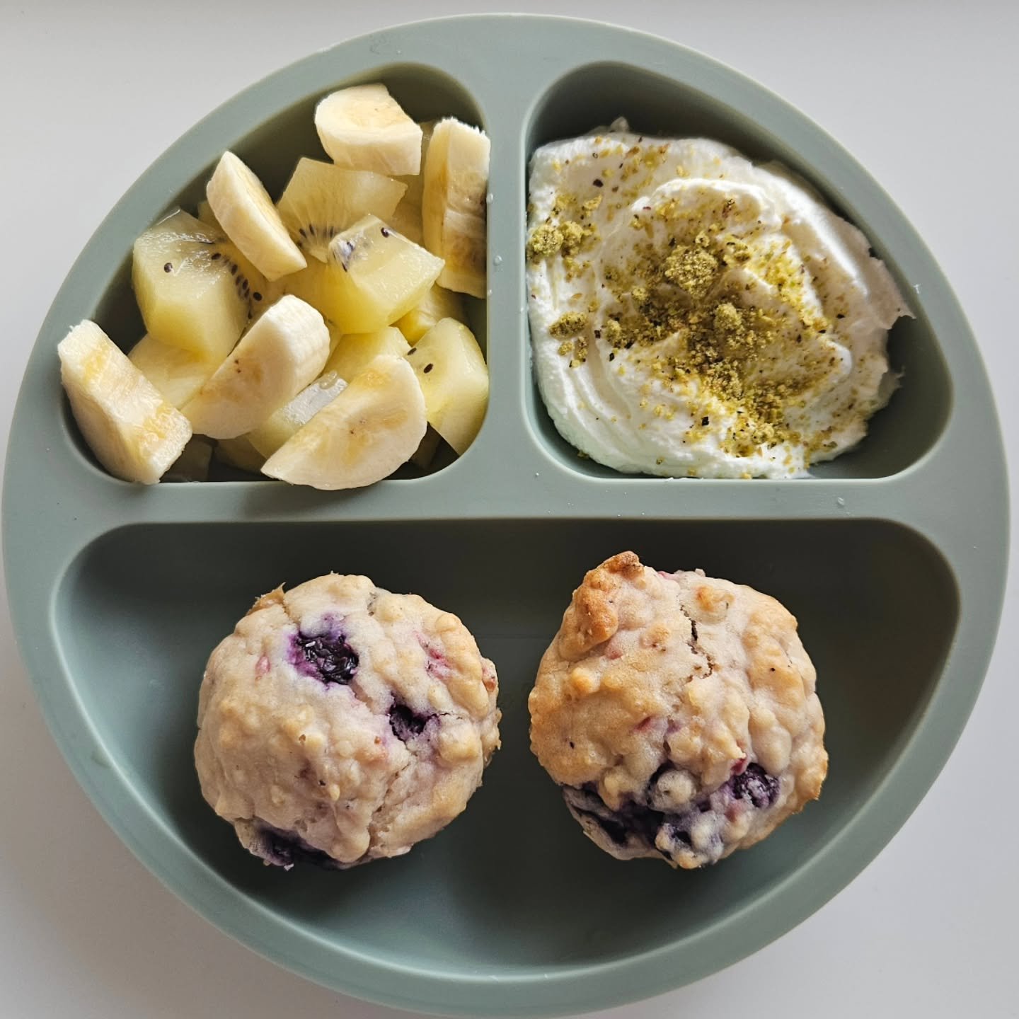 B r e a k f a s t - 14 month old

🌟🌟 EBOOK LINK IN BIO 🌟🌟

◾️ Blueberry muffins
◾️ Greek yoghurt topped with ground pistachios (@nourishingbubs - gifted)
◾️ Pineapple, golden kiwi, and banana

I used the @bambii.app to find this recipe! Such a gr