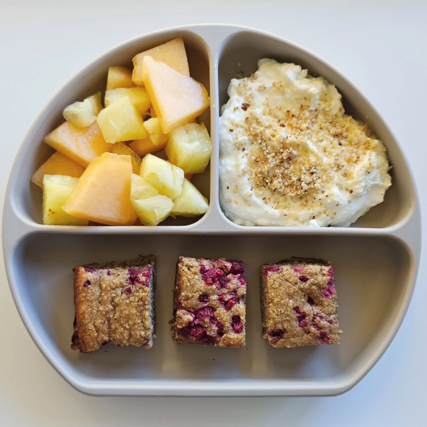 B r e a k f a s t - 17 month old

🌟🌟 EBOOK LINK IN BIO 🌟🌟

◾️ Raspberry jam banana bread
◾️ Greek yoghurt topped with a ground nut mix (almonds, pistachios &amp; walnuts)
◾️ Pineapple and rockmelon 

🍌 Raspberry Jam Banana Bread 🍌

Ingredients: