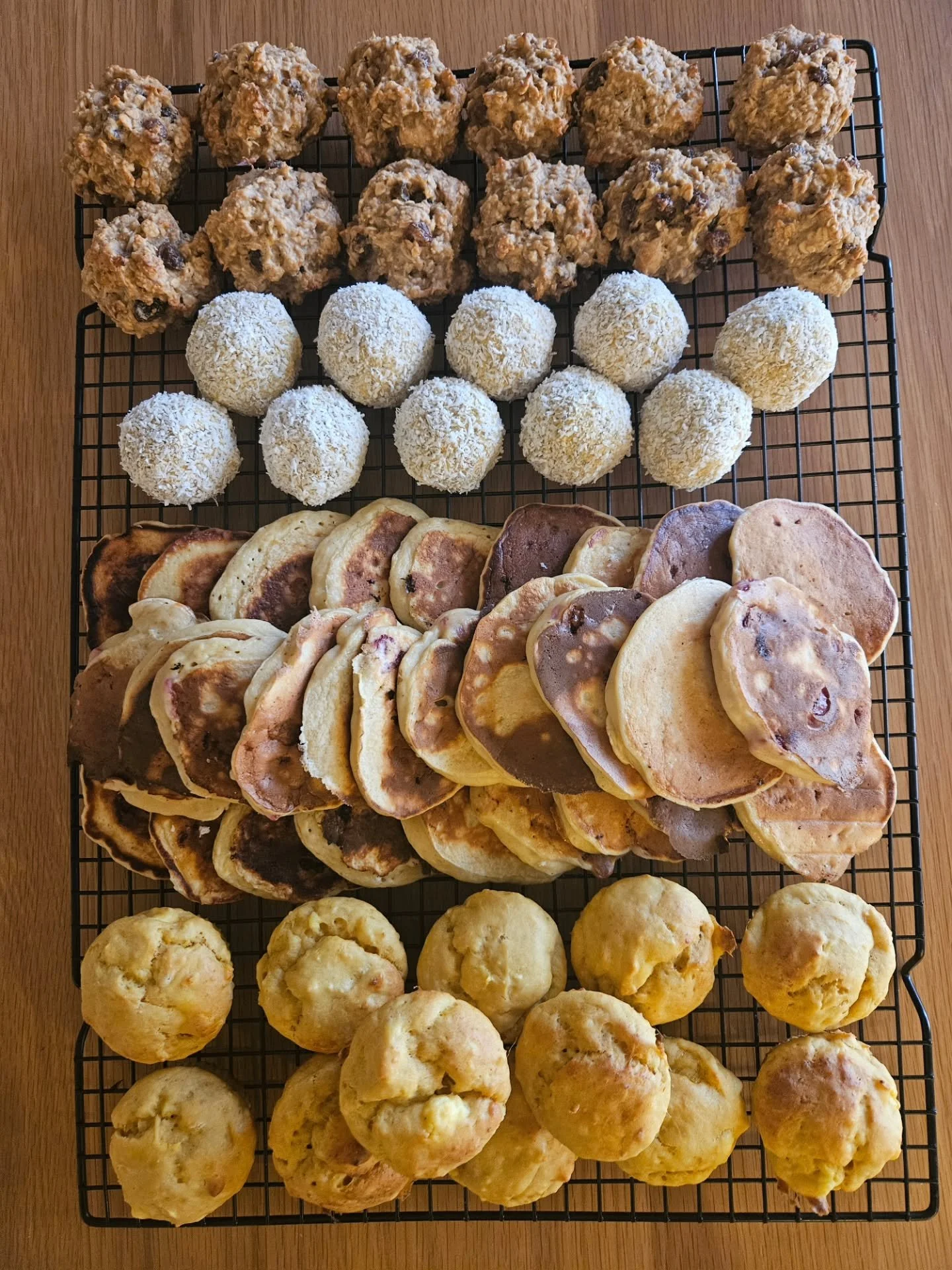 B a t c h  C o o k i n g - 18 month old &amp; 4 year old

🌟🌟 NEW EBOOK OUT NOW - LINK IN BIO 🌟🌟

◾️ Mango &amp; ricotta muffins
◾️ Sultana breakfast cookies
◾️ Strawberry protein pancakes
◾️Mango &amp; coconut bliss balls

See my last 4 posts for