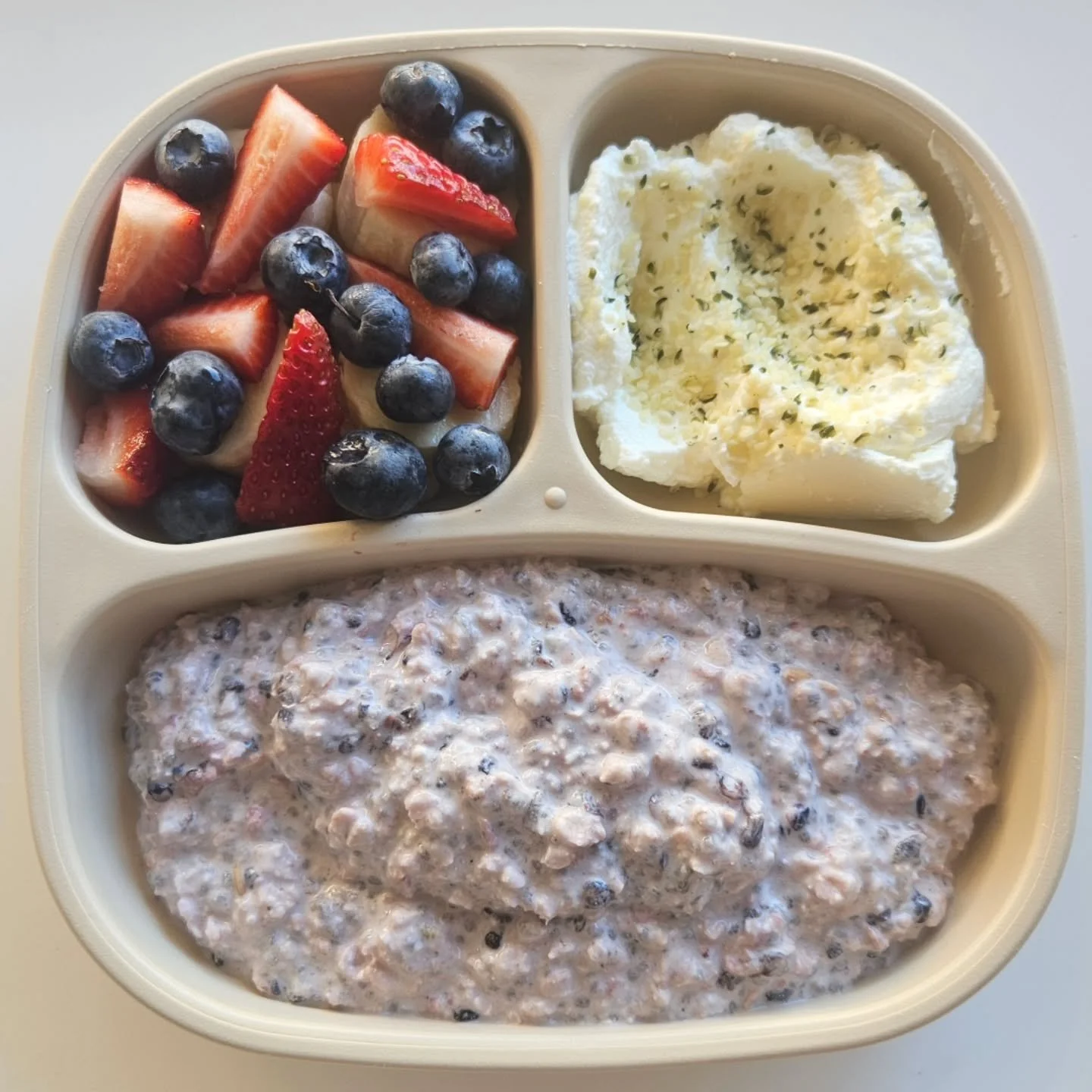 B r e a k f a s t - 20 month old

🌟🌟 NEW EBOOK OUT NOW - LINK IN BIO 🌟🌟

◾️ Blackberry &amp; coconut overnight oats
◾️ Greek yoghurt topped with hemp seeds
◾️ Banana, strawberries &amp; blueberries 

🥥 Blackberry &amp; Coconut Overnight Oats 🥥
