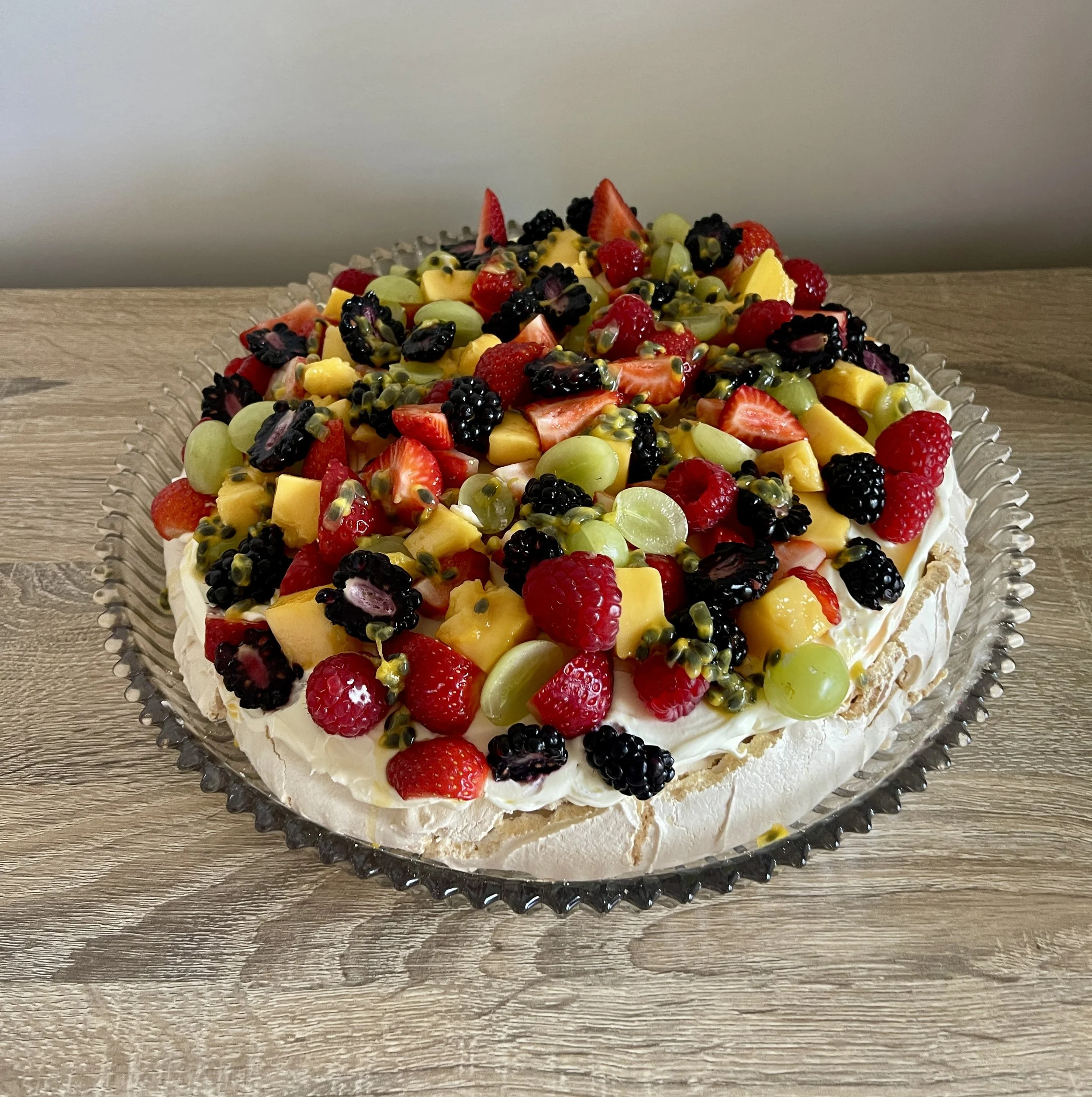 Super Easy Pavlova