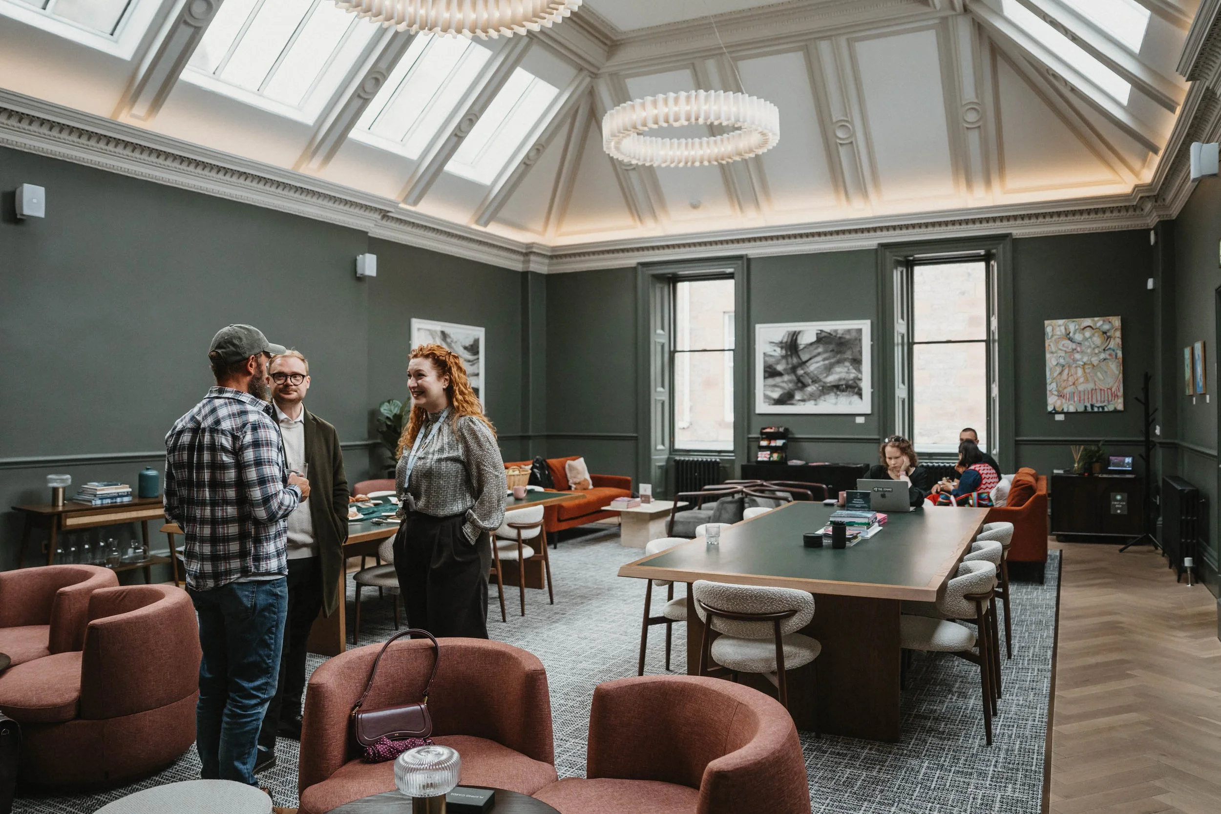 How to Impress Your Clients: 6 Things That Make a Difference
