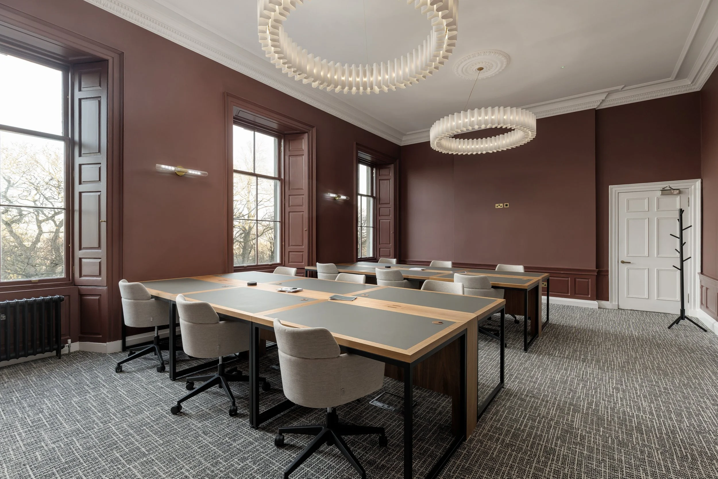 The Edinburgh Suite, an elegant and warm 12 desk private serviced office suite.