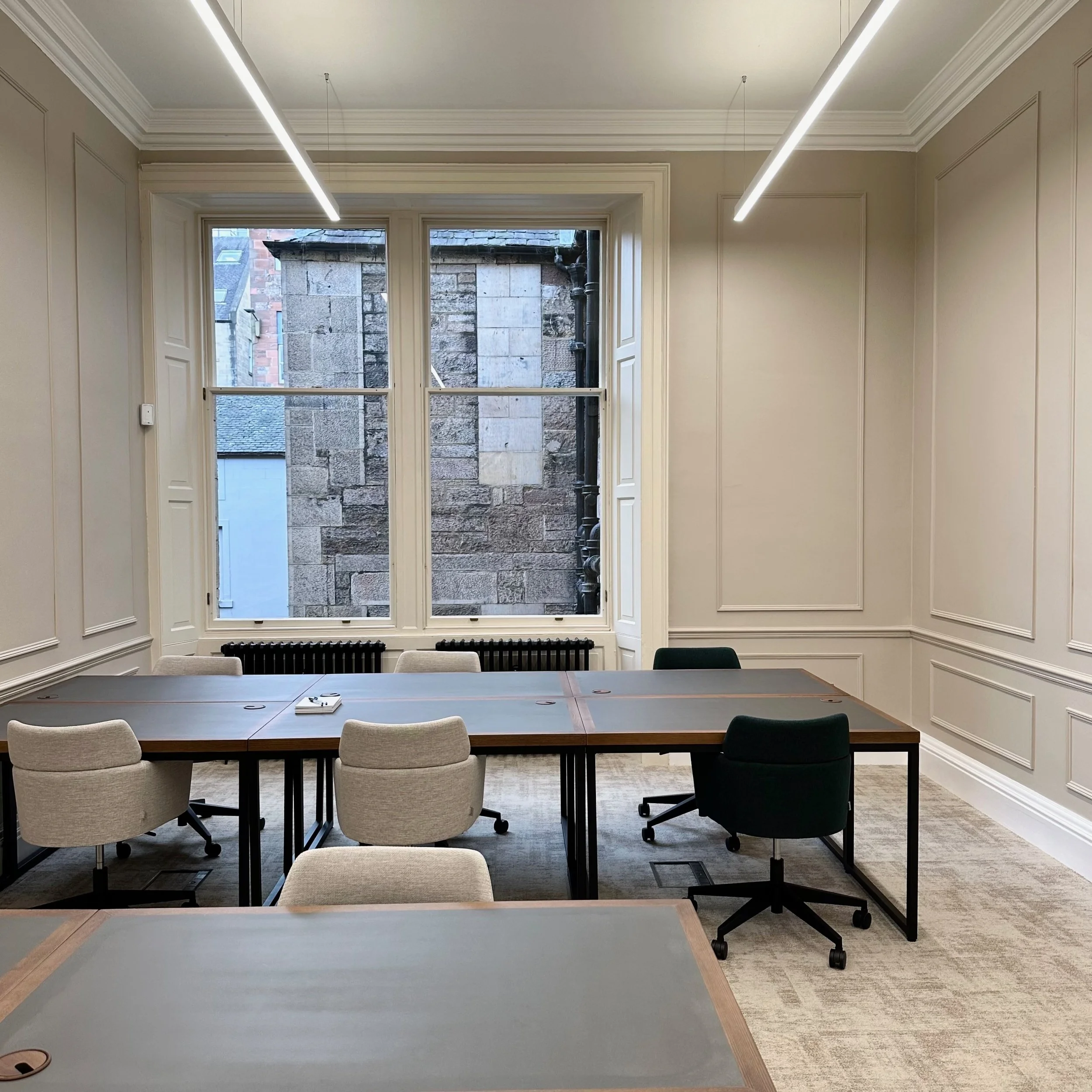 Premium spacious service private office for rent