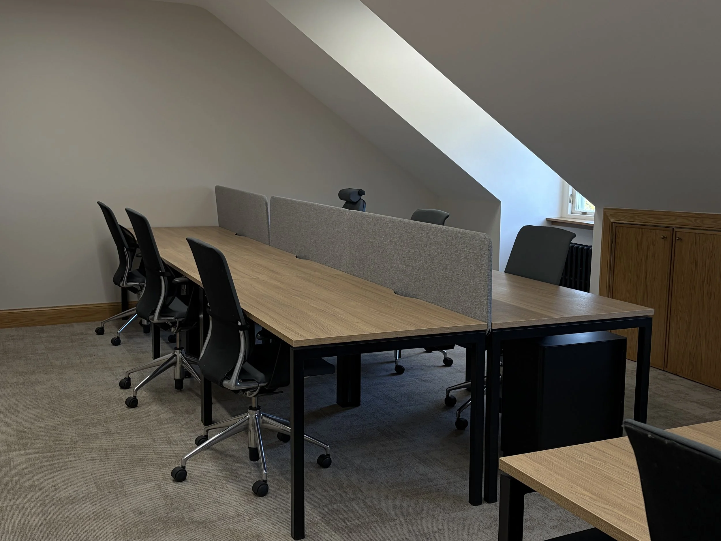 Premium spacious service private office for rent