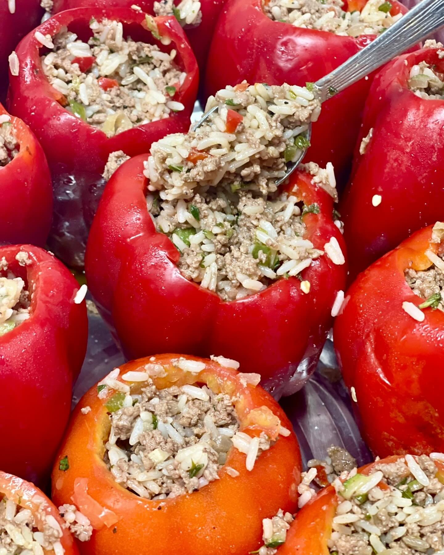 Stuffed peppers and tomatoes today 🤤👨🏻&zwj;🍳🍅🫑
&ldquo;Yemista&rdquo;
#yemista #greek #authentic #healthydiet #VA