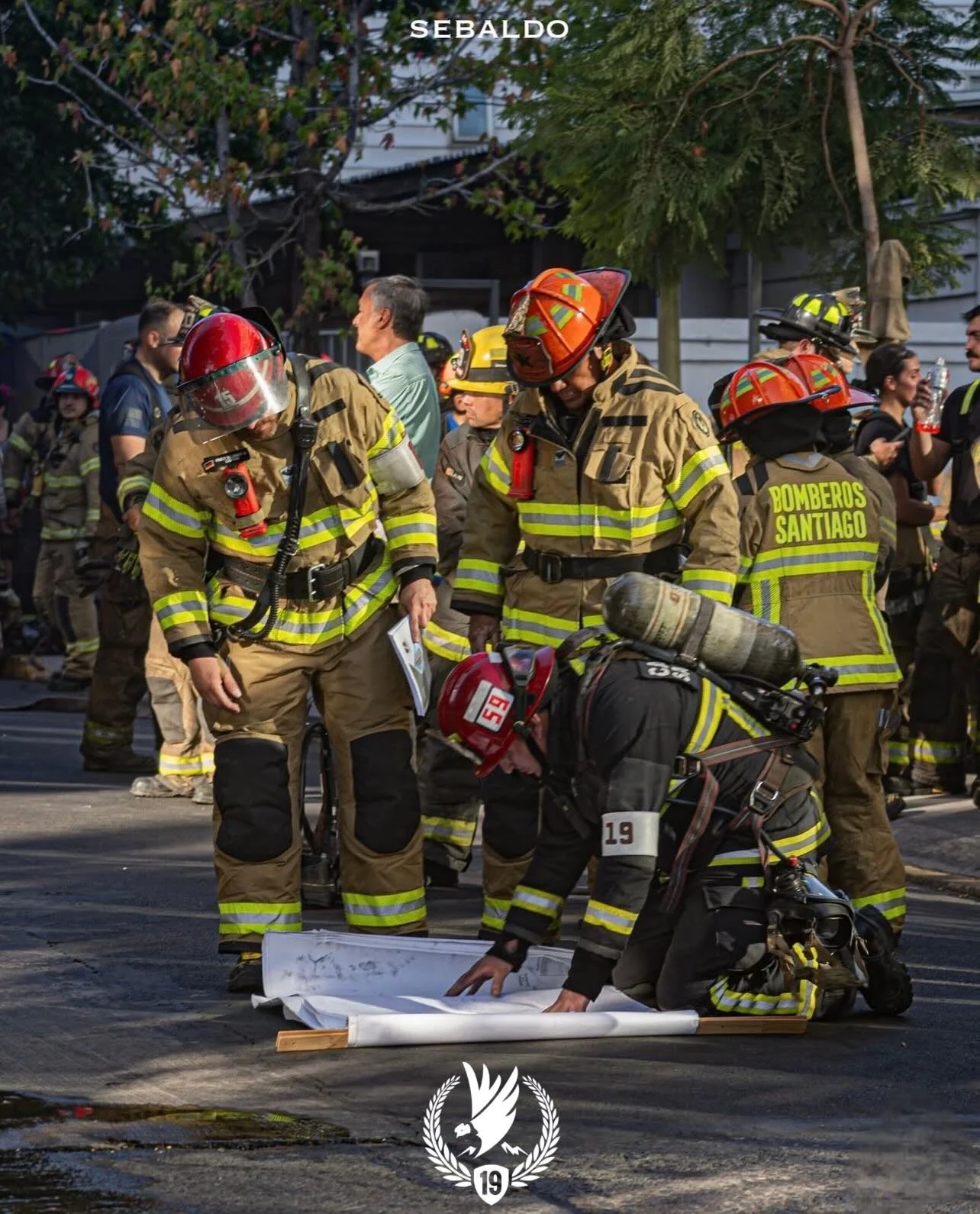 El pasado 9/03 a las 17:05 horas se dio la primera alarma de incendio en la intersecci&oacute;n de calle Las Verbenas con Av. Padre Hurtado, comuna de Las Condes. 
Al lugar concurri&oacute; la Decimonovena Compa&ntilde;&iacute;a con B19 y RX19, cumpl