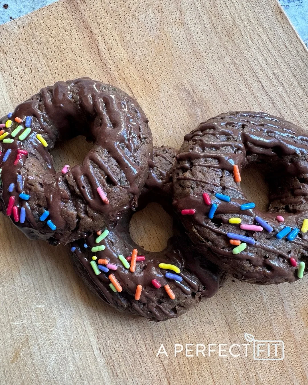 Sneaky veggies, happy tummies! 🍩🥕 

Our exclusive kids&rsquo; menu is packed with delicious meals, including our fan-favorite hidden veggie donuts! Nutritious, fun, and kid-approved. 😋 

#KidsMenu #HealthyEats #PersonalChef #Kidfriendly