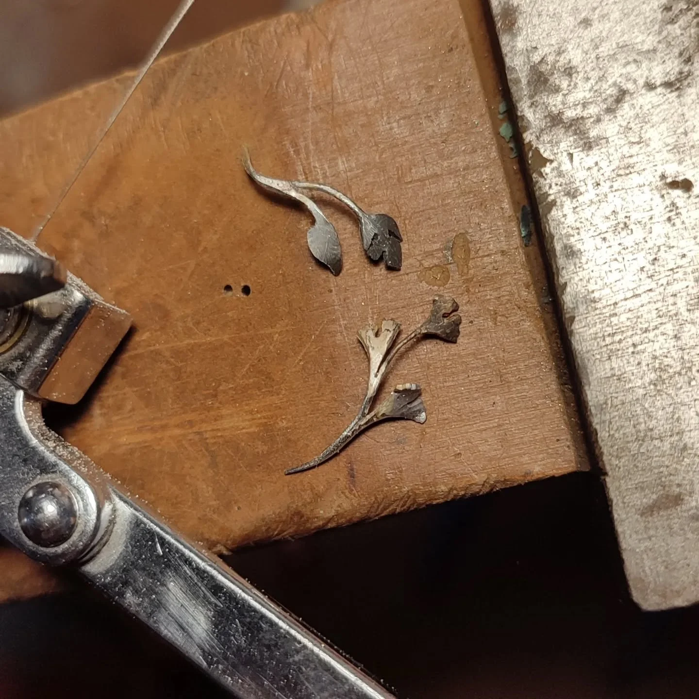 Les petits d&eacute;tails...the devil is in the little details 👿

#handmade #handmadewithlove #jewellery #jewellerydesign #thelittlethings #uniquejewelry #bijoux #bijouxsurmesure