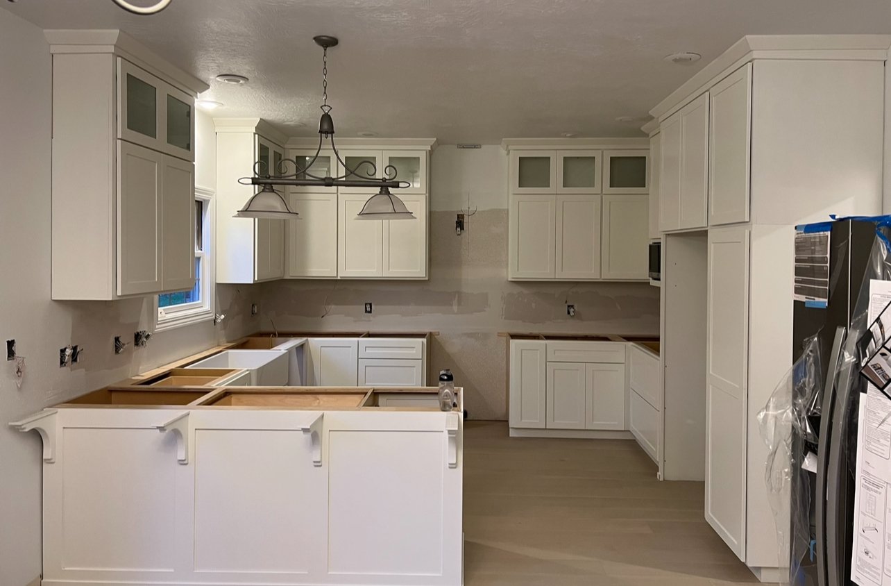 Custom shaker white cabinets, Springfield MO Nixa MO Branson MO Ozark MO Lisun Furniture