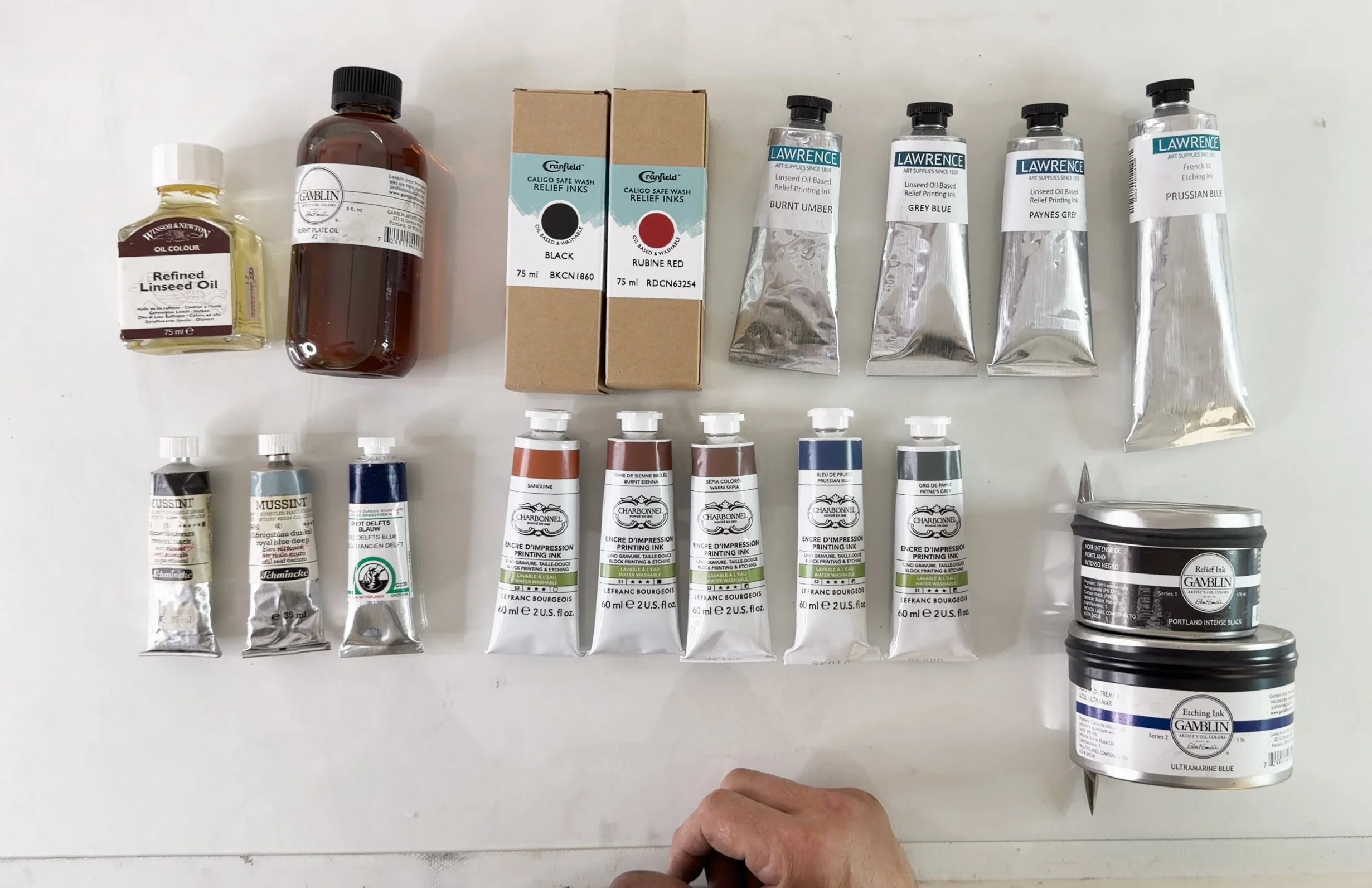 Experimental Monotype Printmaking Course with Francesco Geronazzo on proartika.com Art supplies used in the workshop.