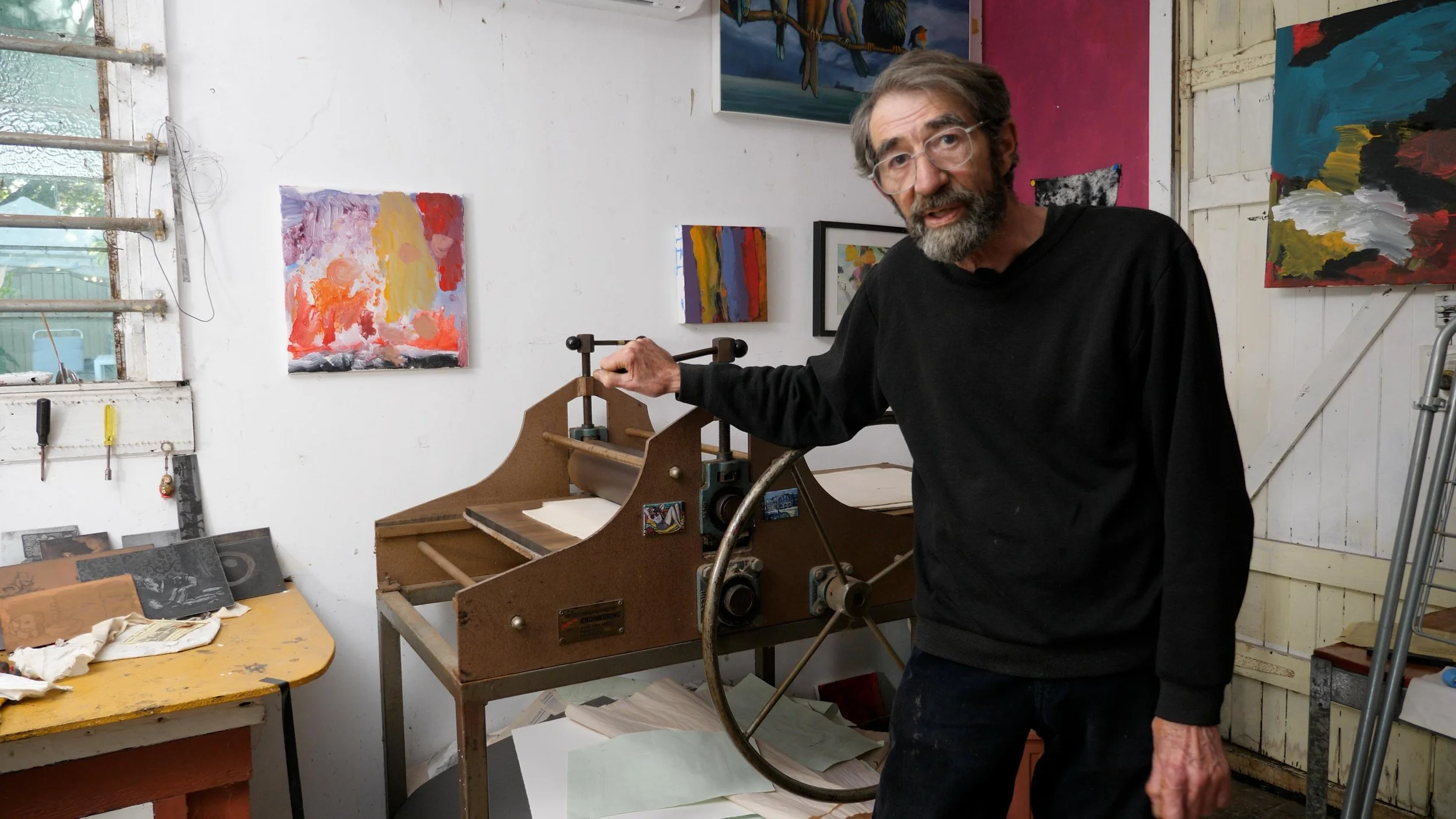 Learn accessible aquatint and sugar-lift etching techniques designed for expressive printmaking in home or shared studios. Get new printmaking skills under the guidance of master printmaker Hermann Isaac. Proartika.com