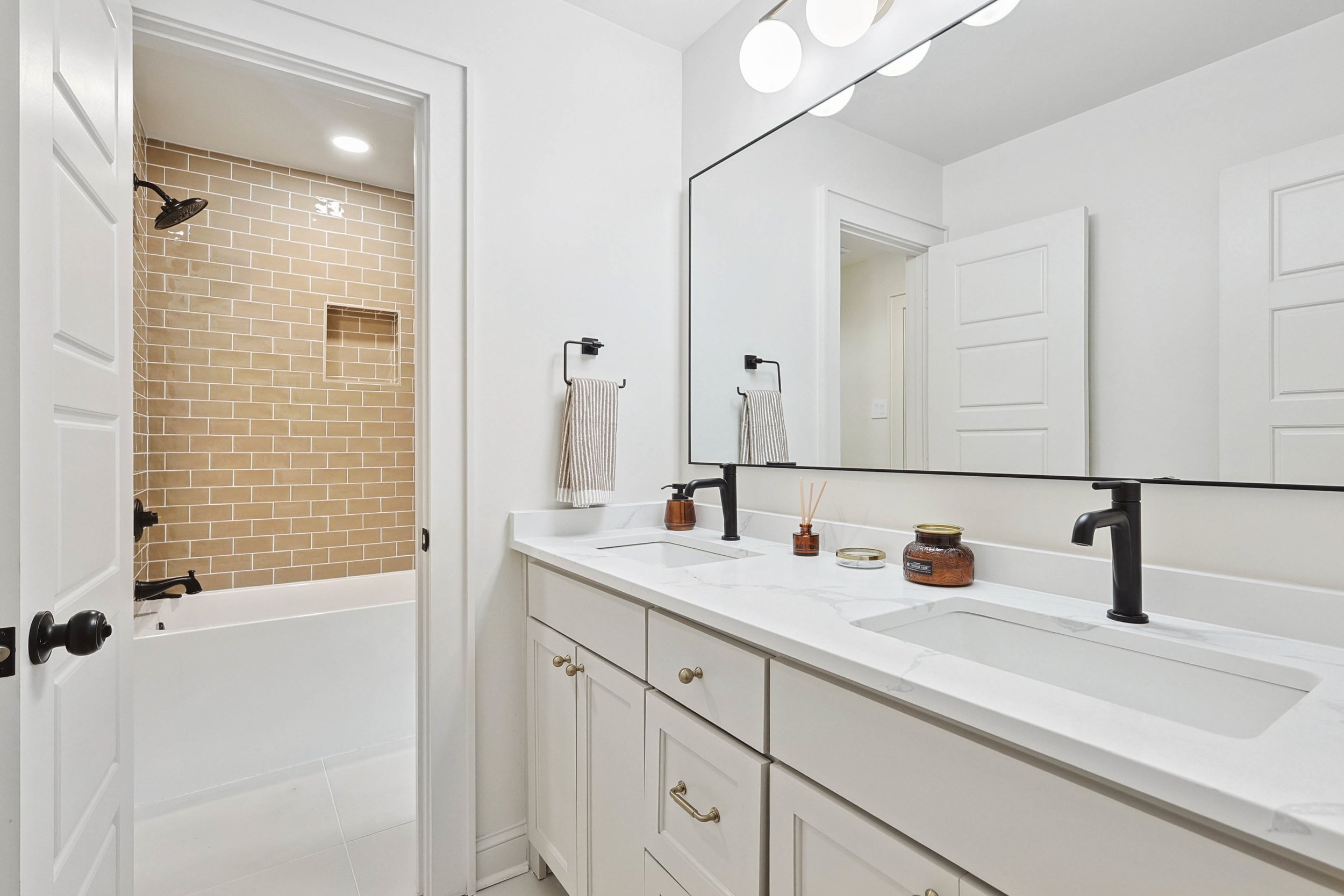 8-9067 Woodhurst Dr Final-34.jpg