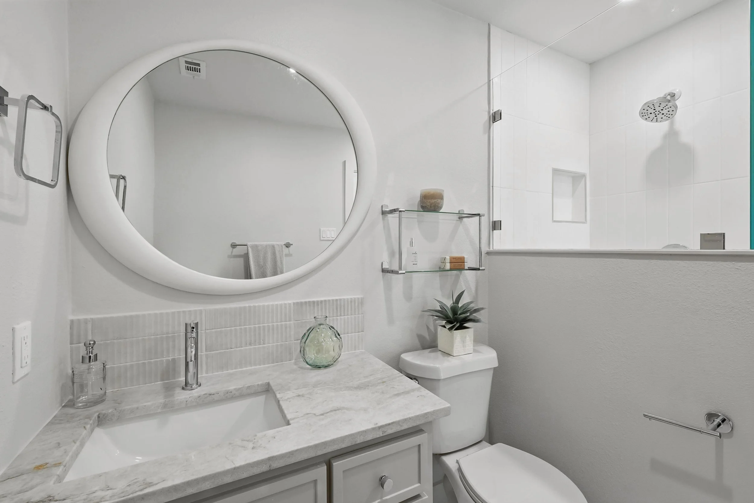 12-7601 Pennyburn Dr Final59.jpg