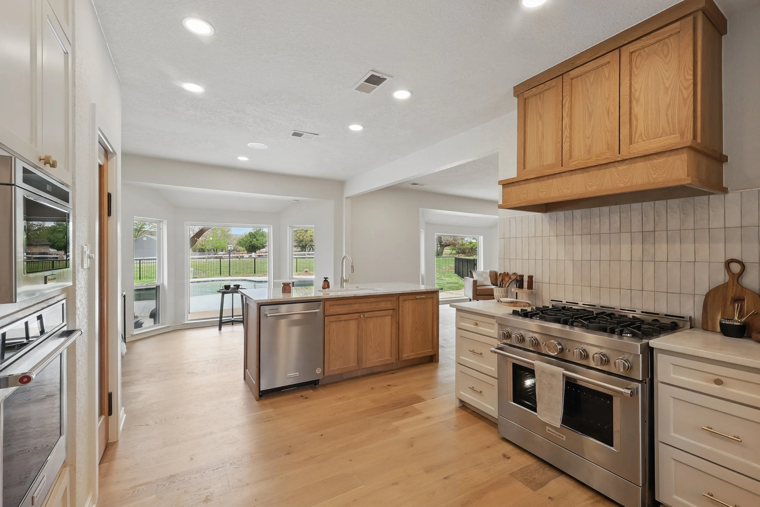 06-105 Forest Oak Ct Final15.jpg