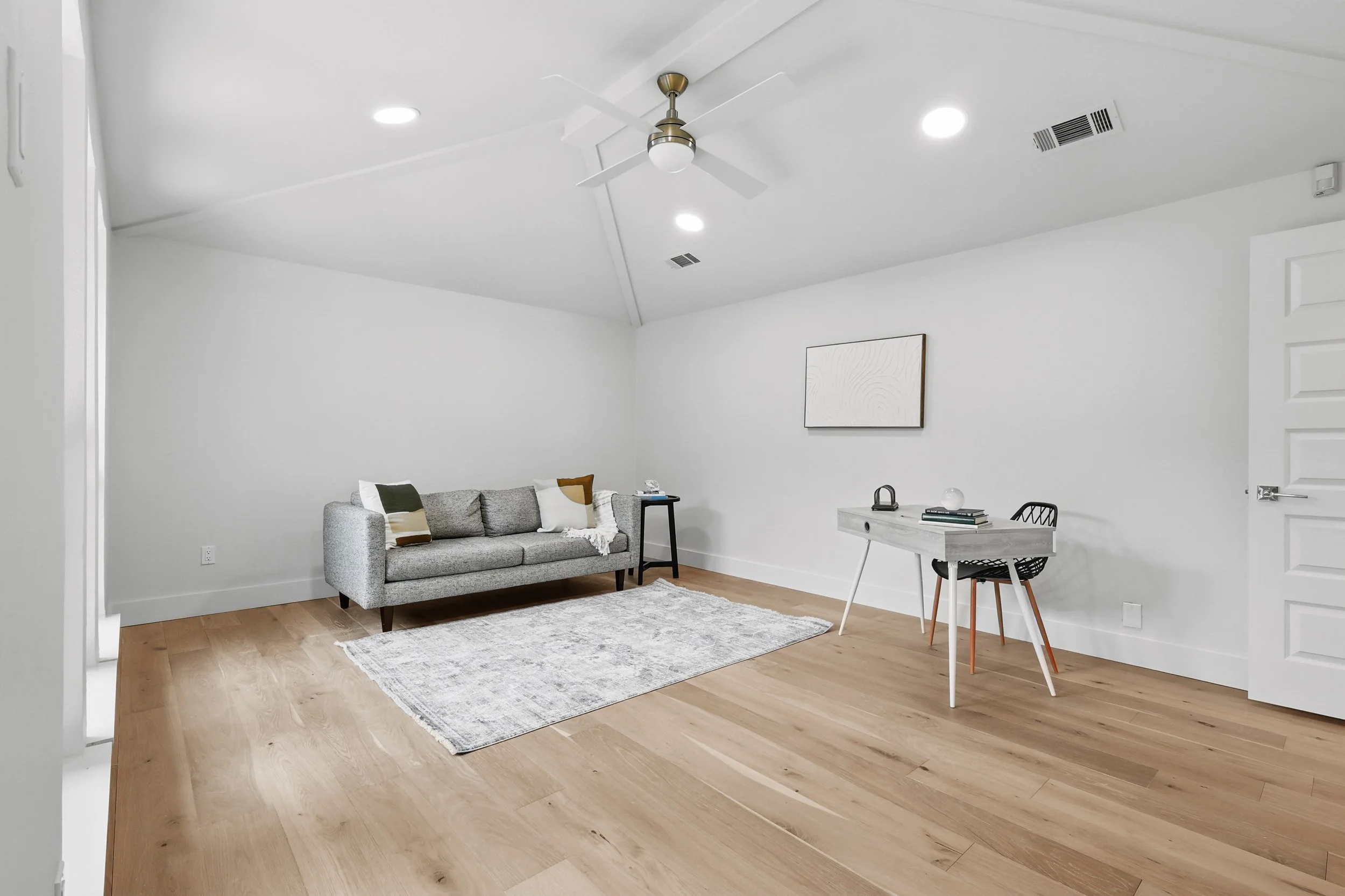 10-7601 Pennyburn Dr Final48.jpg