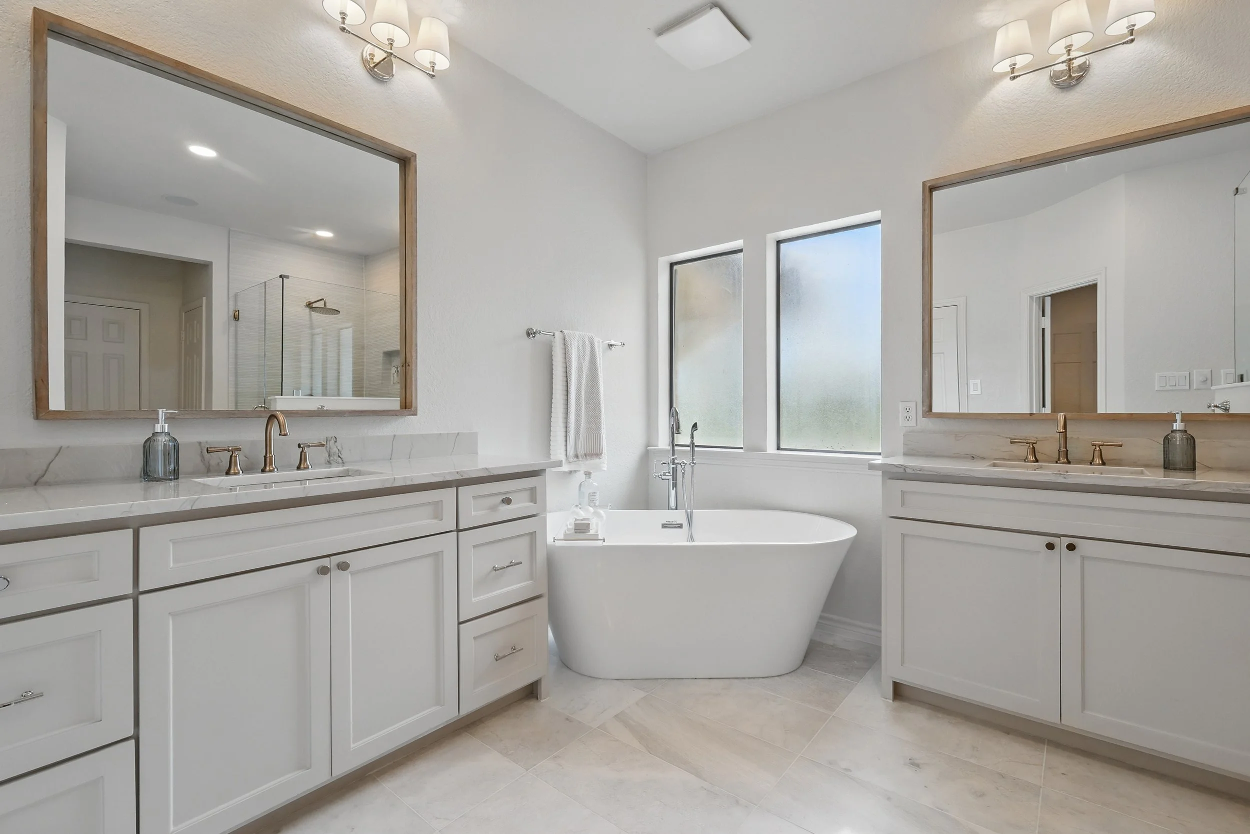 10-105 Forest Oak Ct Final29.jpg