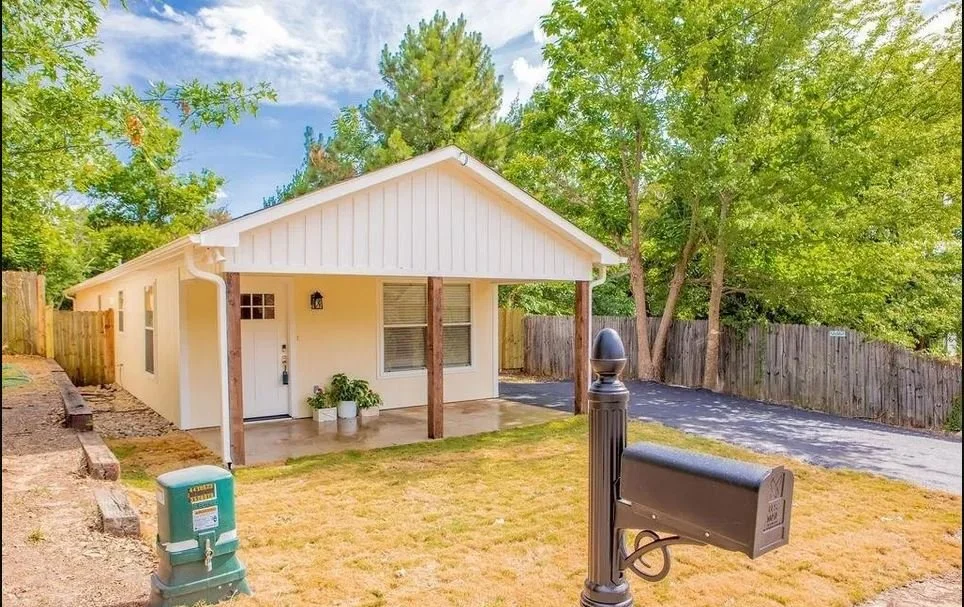 406 Crosby	Lindale	TX	75771