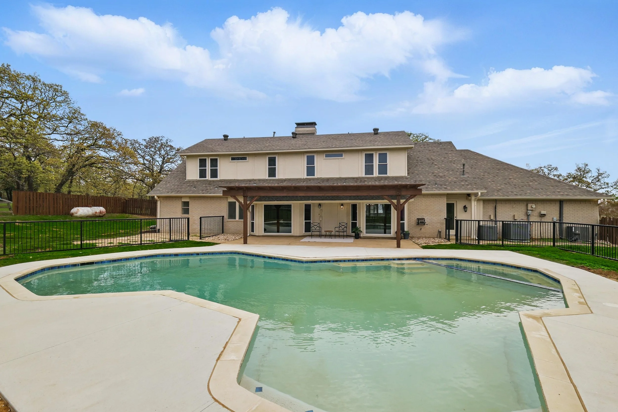 11-105 Forest Oak Ct Final50.jpg