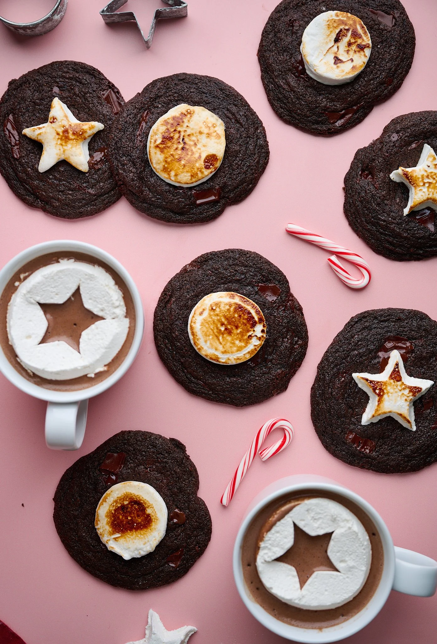 double chocolate cookies dark chocolate cookies hot chocolate cookies christmas cookies holiday cookies best chocolate cookies best hot chocolate cookies marshmallow cookies easy cookies