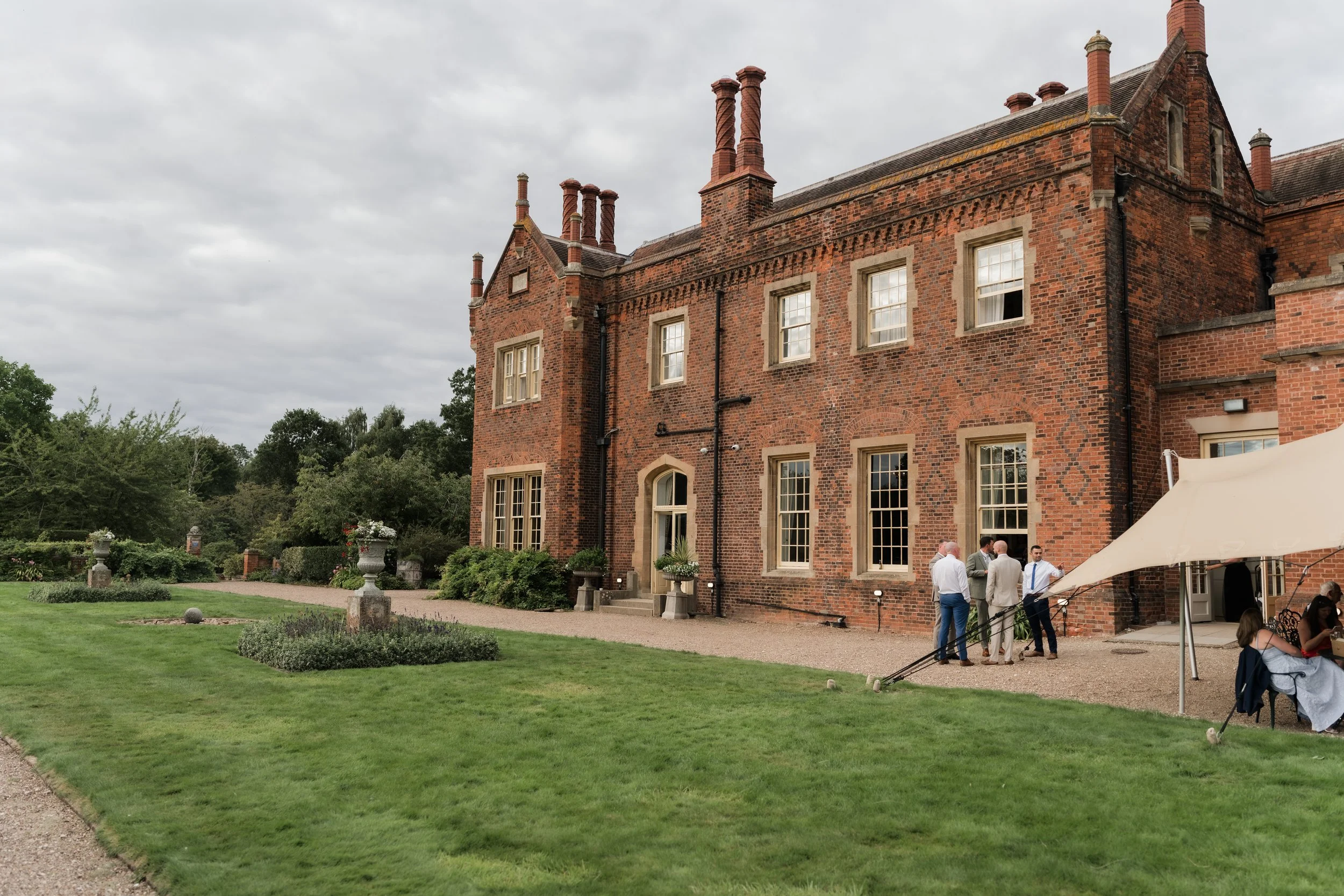 Hodsock Priory wedding photography showing the gardens and grounds