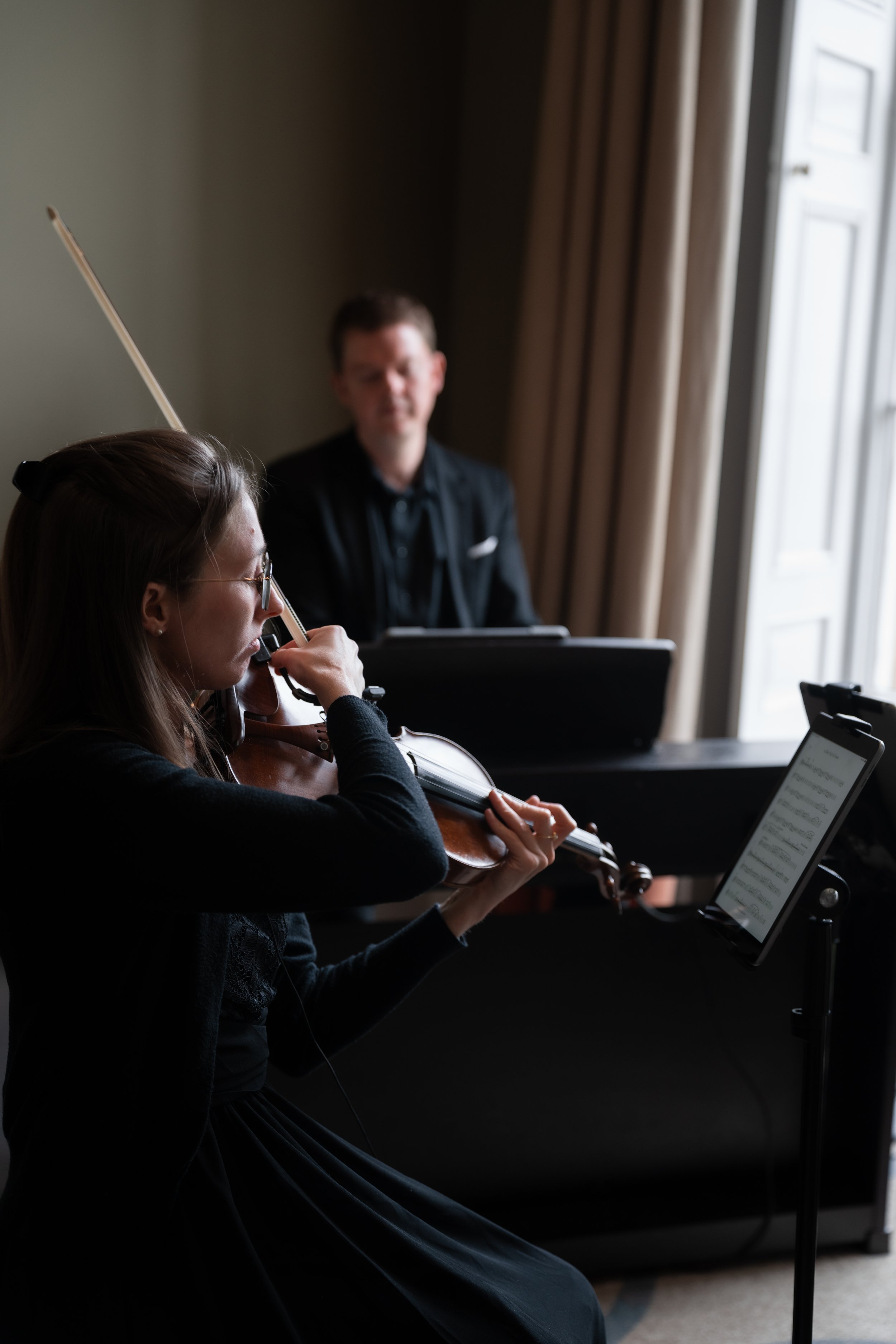 L&J Wedding Photography and Videography. Violin. Violinist plays violin. Live band. Wedding. Rudding Park. Yorkshire wedding. Fine art. Natural beautiful.