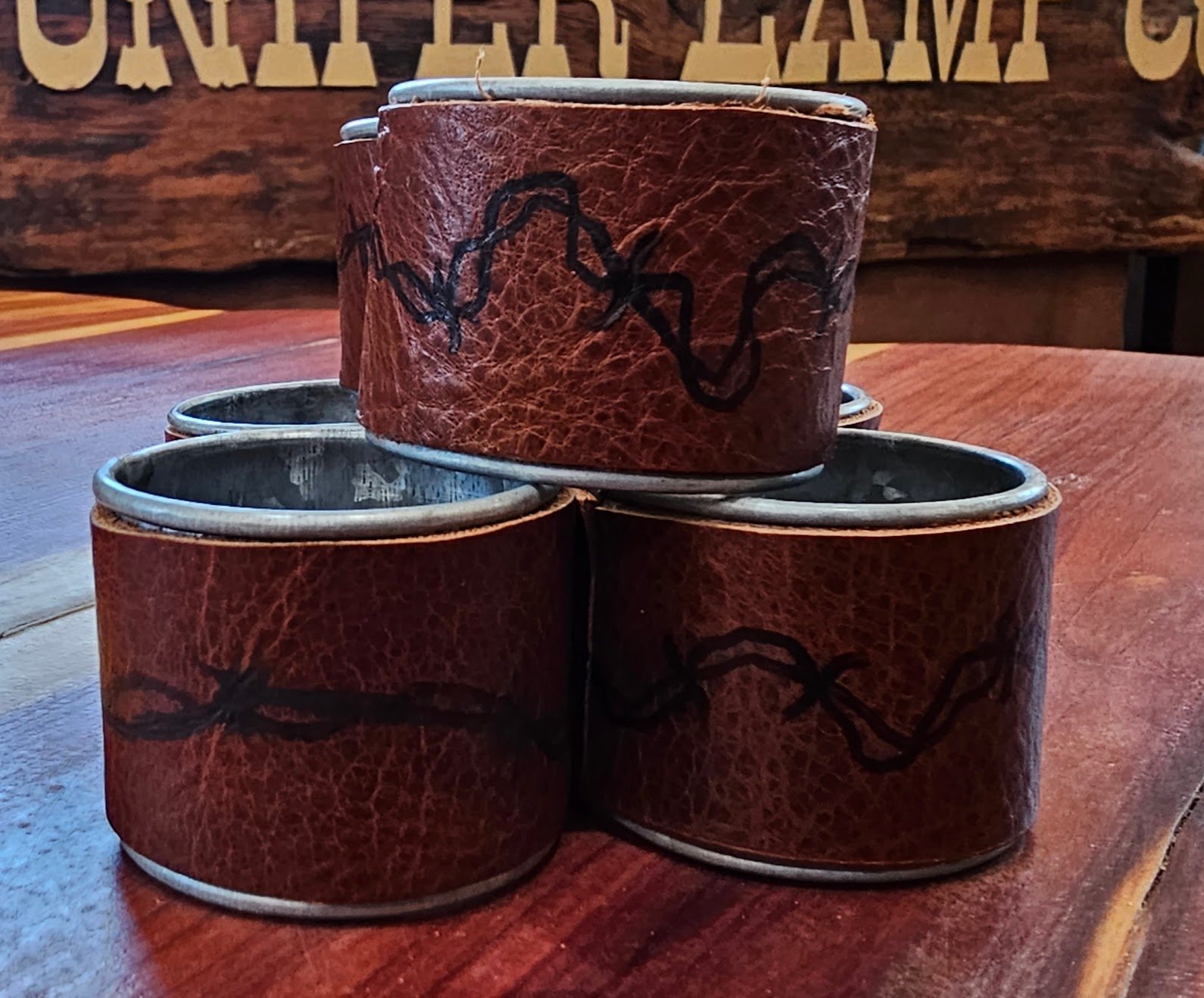 Bison leather napkin holders "Barb Wire"