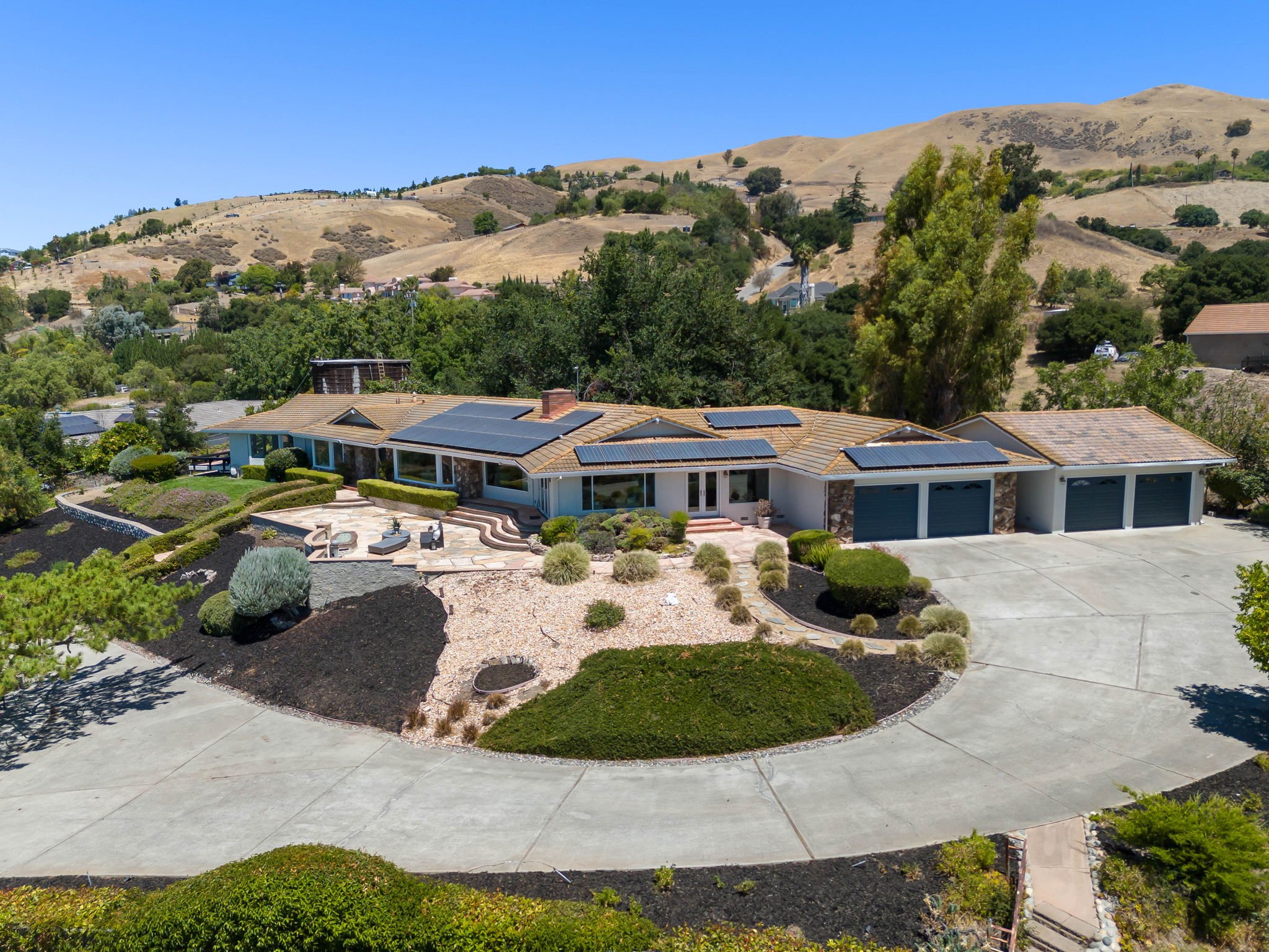 102-web-or-mls-10130 Bon Vista Ct-2.jpg